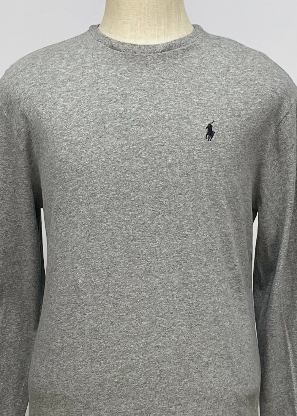 Camiseta cuello redondo Polo Ralph Lauren 🏇🏼 color gris claro manga larga Talla M Entalle Clásico