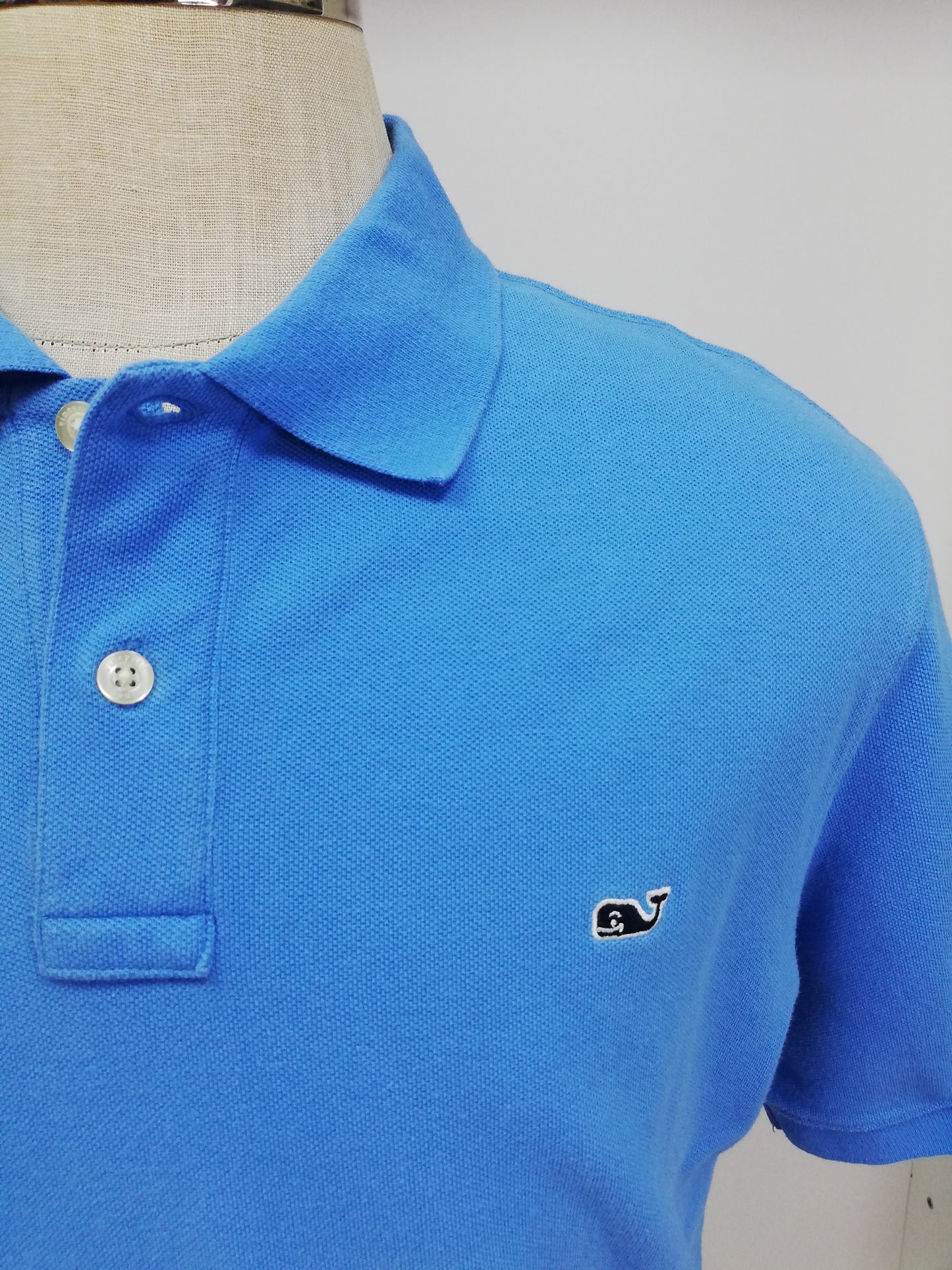 Camiseta Polo Vineyard Vines 🐳 color celeste Talla M Entalle Clásico