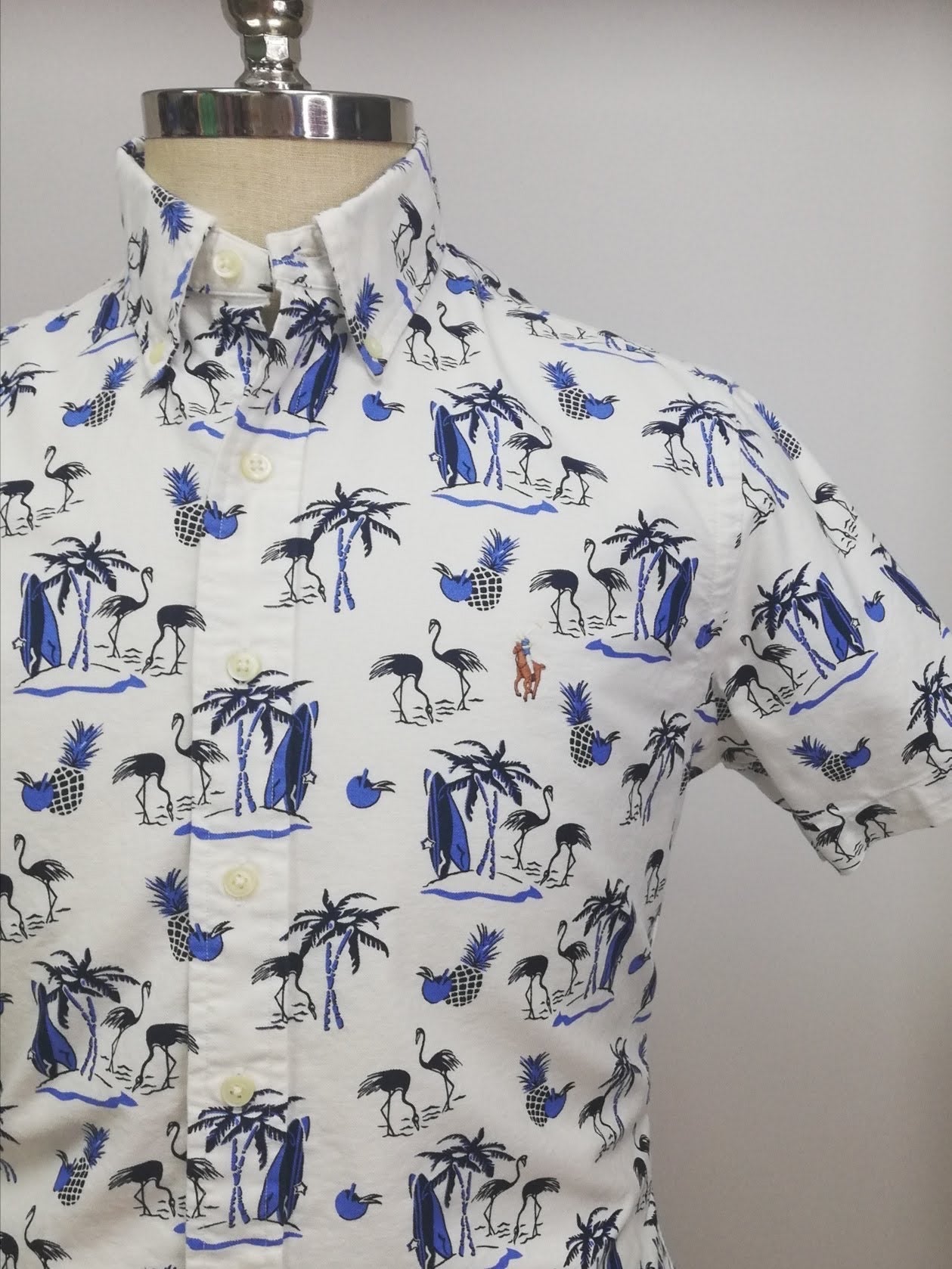 Camisa de botones Polo Ralph Lauren 🏇🏼 Oxford color blanco con diseño de isla en azul y negro Talla S Entalle Clásico