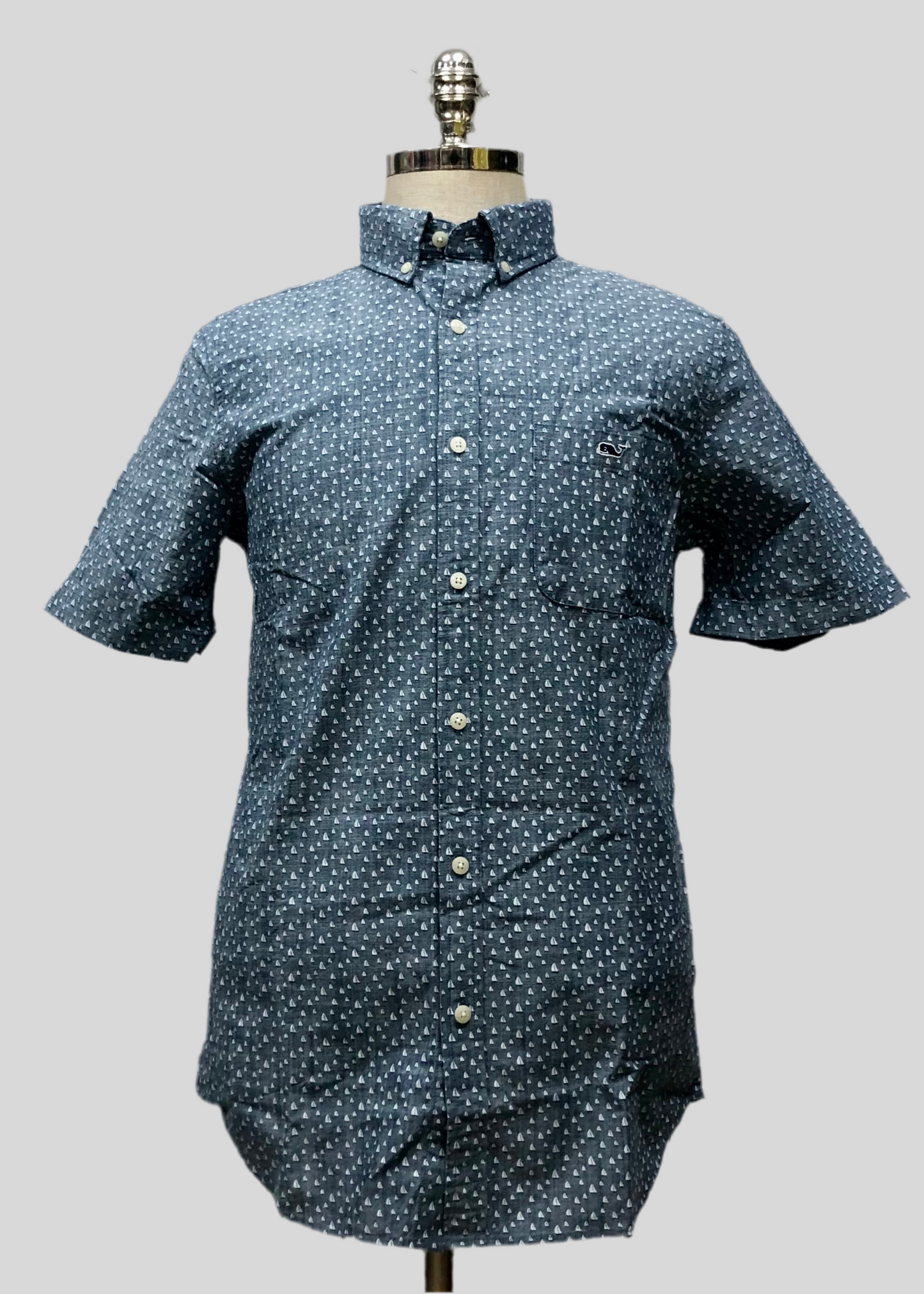 Camisa de botones Vineyard Vines 🐳 color azul grisáceo con diseño de veleros en color blanco Talla M Entalle Slim Fit