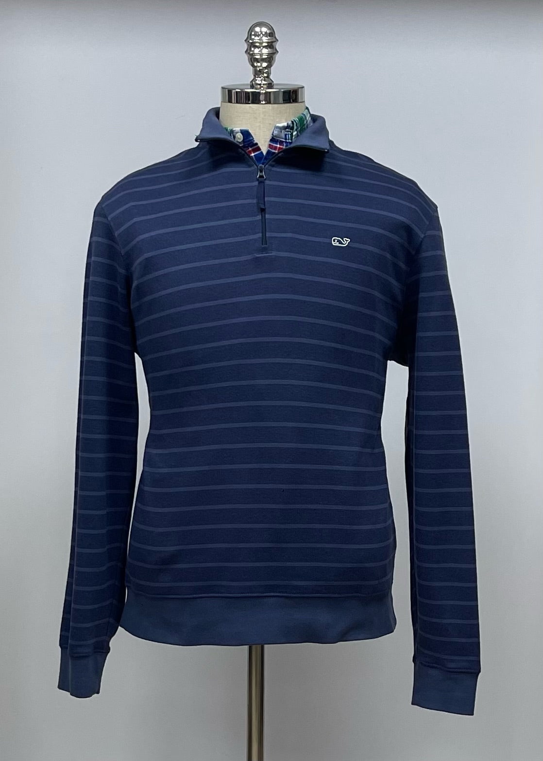 Sueter Jersey Vineyard Vines 🐳 de rayas en color azul oscuro con logo tradicional Tela algodón Pima Talla M