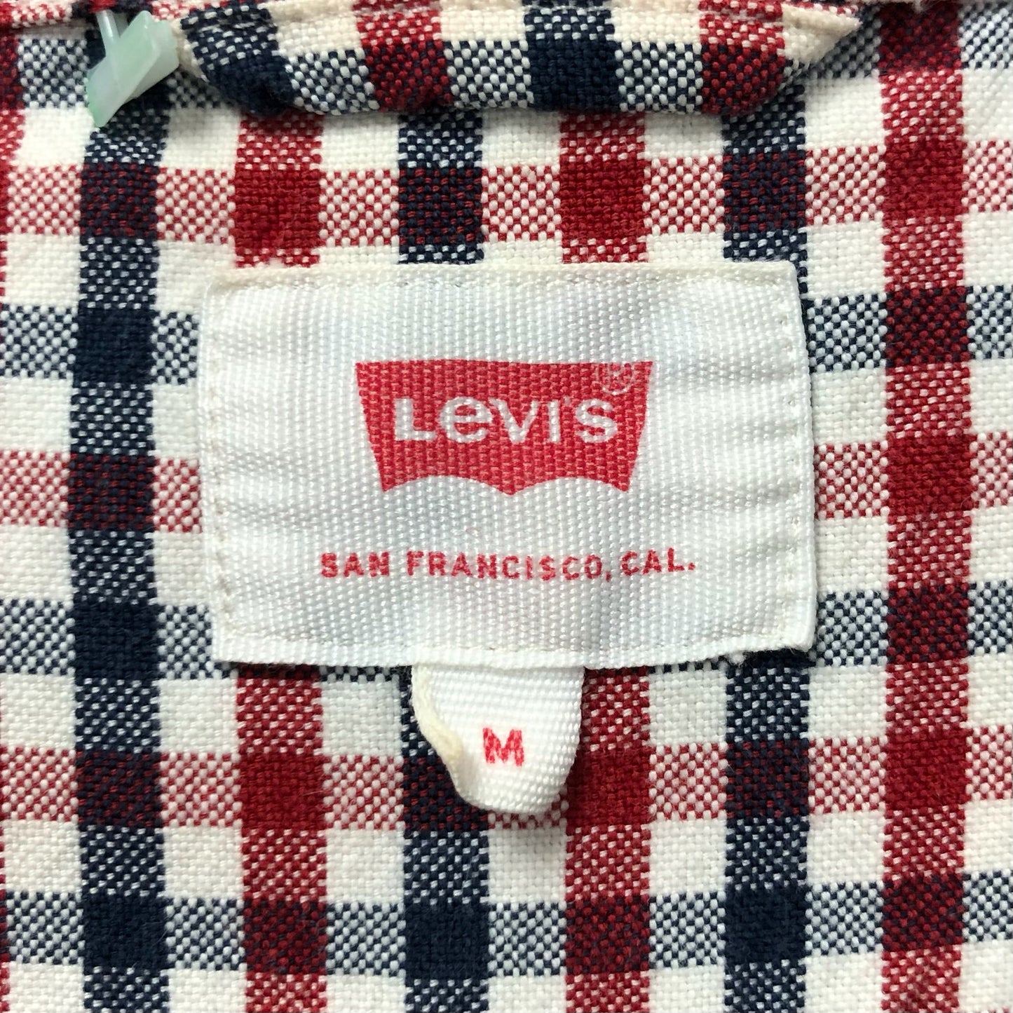 Camisa de botones Levis 👖 De cuadro en en color rojo, azul y blanco Talla M Entalle Regular