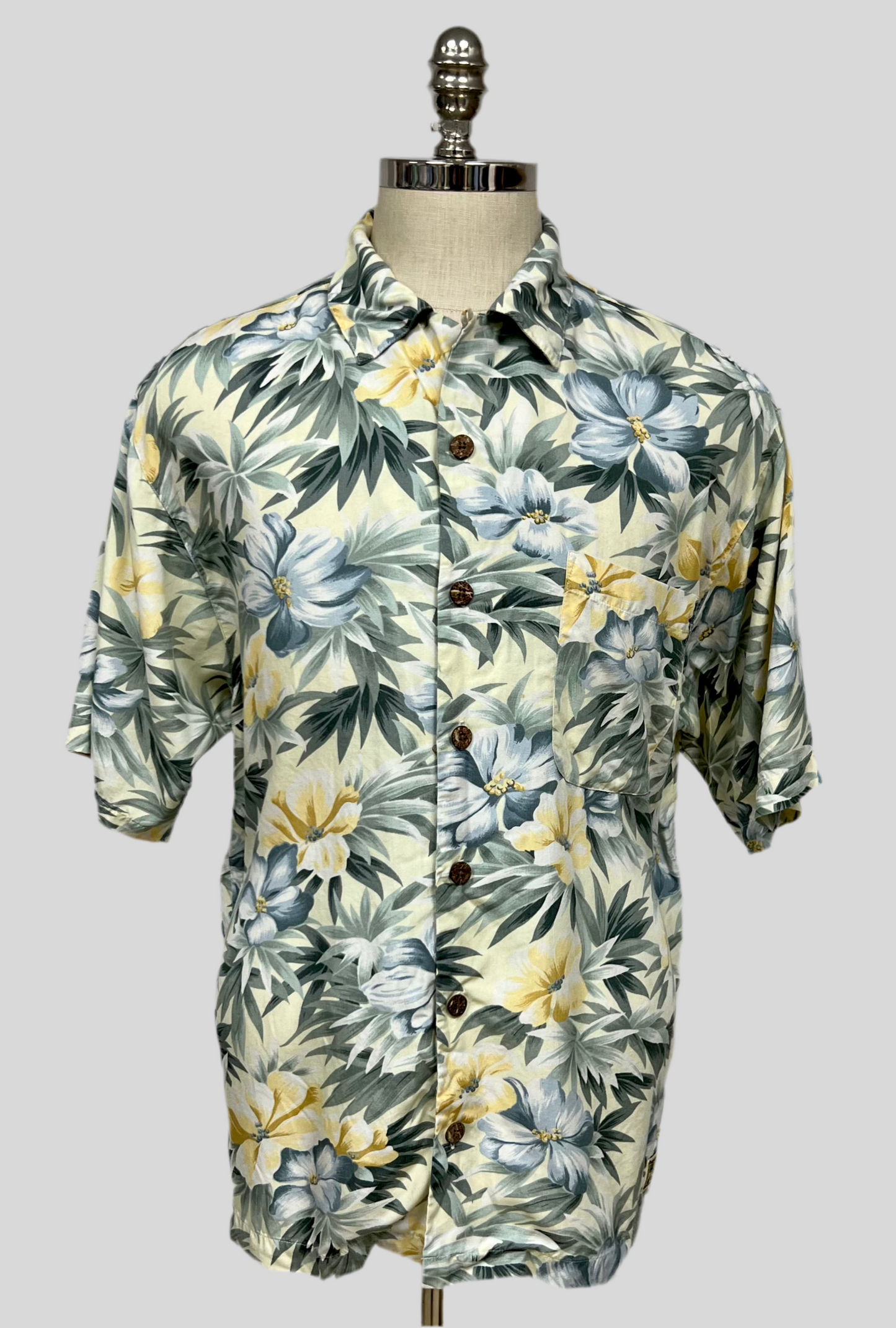 Camisa de botones Tommy Bahama 🌴 amarillo claro con diseño de hojas y flores Talla L Entalle Regular