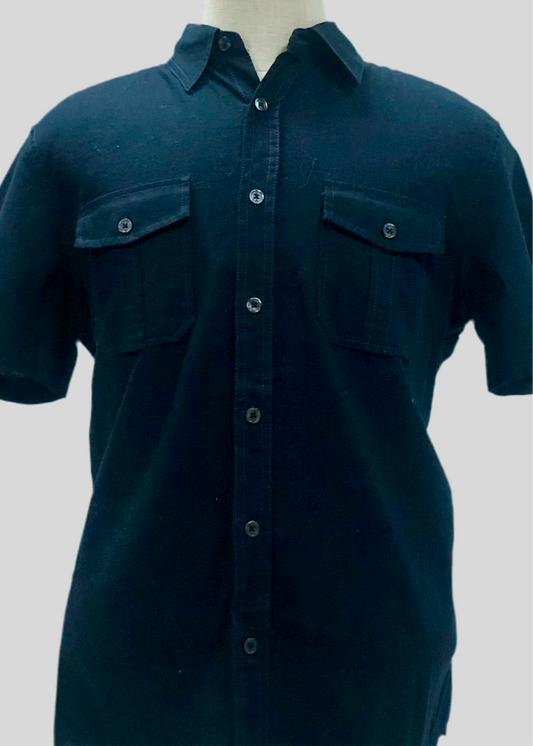Camisa de botones Michael Kors 🇺🇸 Color negro con bolsilllos manga corta Talla L Entalle Regular