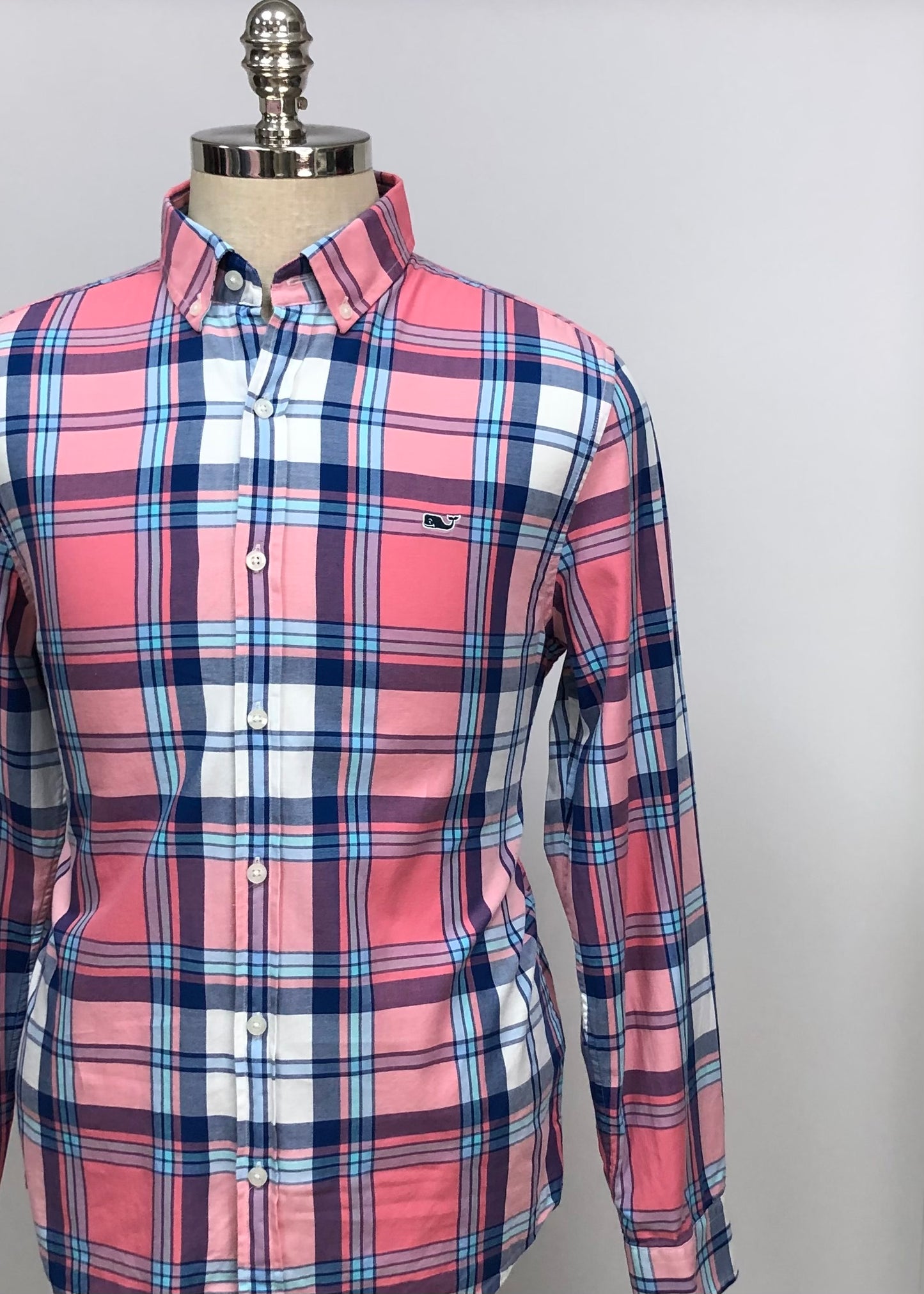 Camisa de botones Vineyard Vines 🐳 con patrón de cuadros en color rosado magenta, azul, celeste y blanco Talla M Entalle Slim Fit