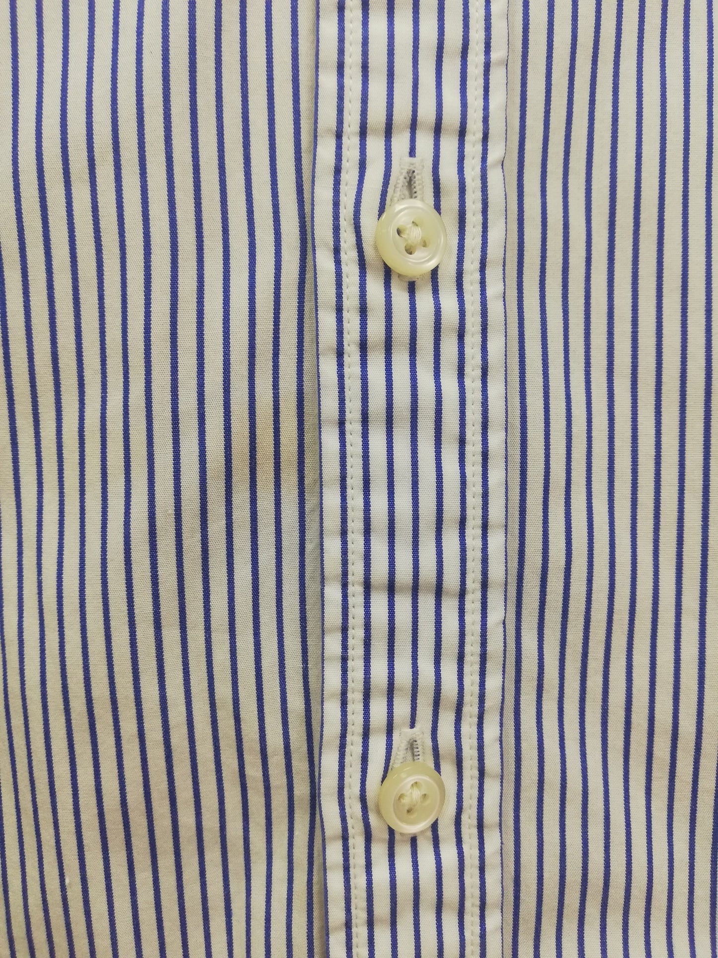 Camisa de botones Tommy Hilfiger 🇺🇸 en color blanco con rayas en color azul Talla M Entalle Regular (ver descripción)