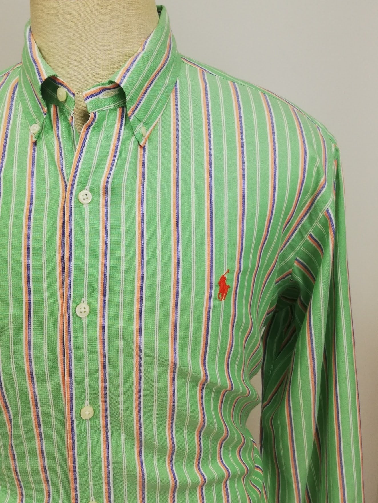 Camisa Polo Ralph Lauren 🏇🏼 color verde con patron de rayas en color naranja, azul y blanco Talla XL Entalle Regular (ver descripción)