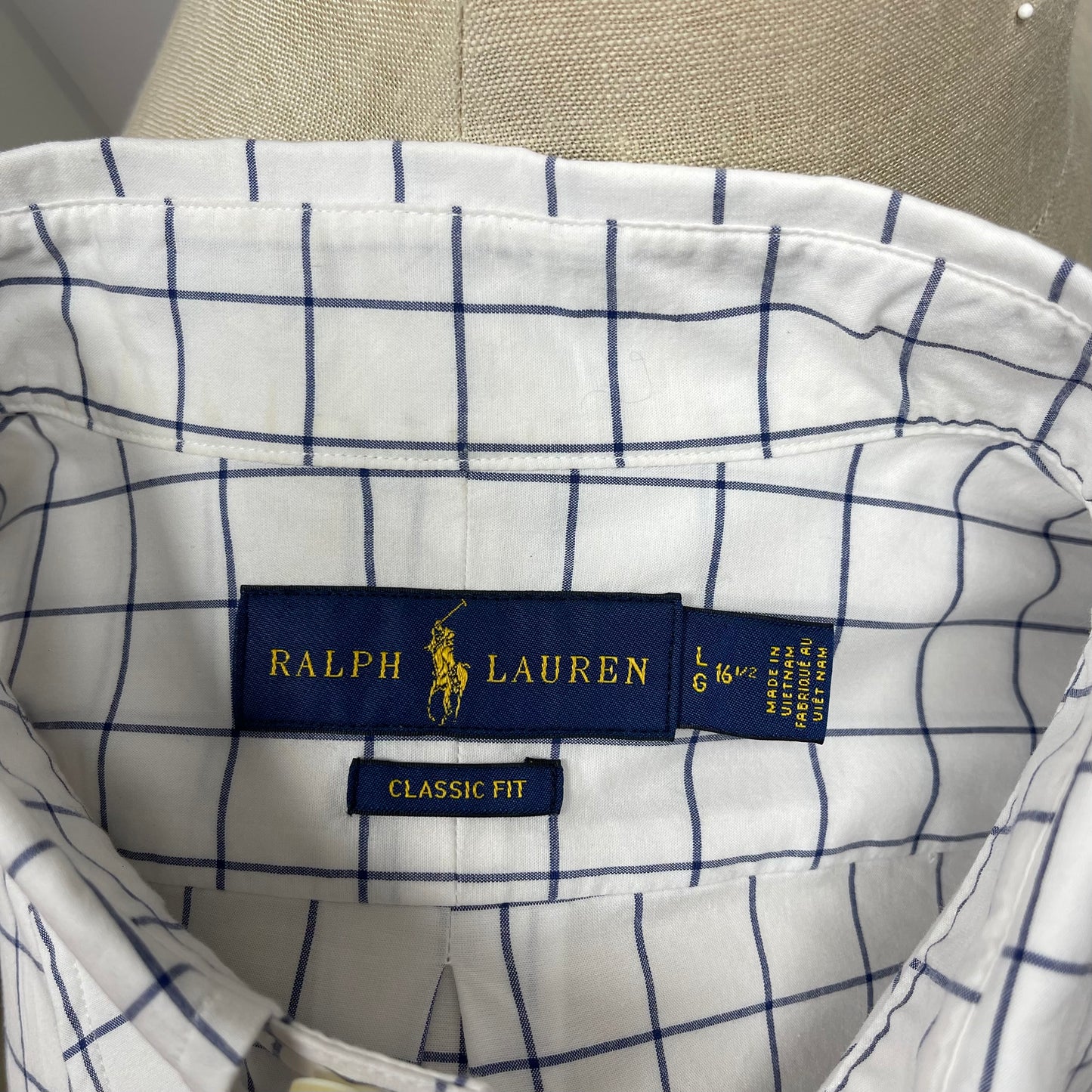 Camisa Polo Ralph Lauren 🏇🏼 color blanco con patron de cuadros en color azul y rosado Talla L Entalle Regular