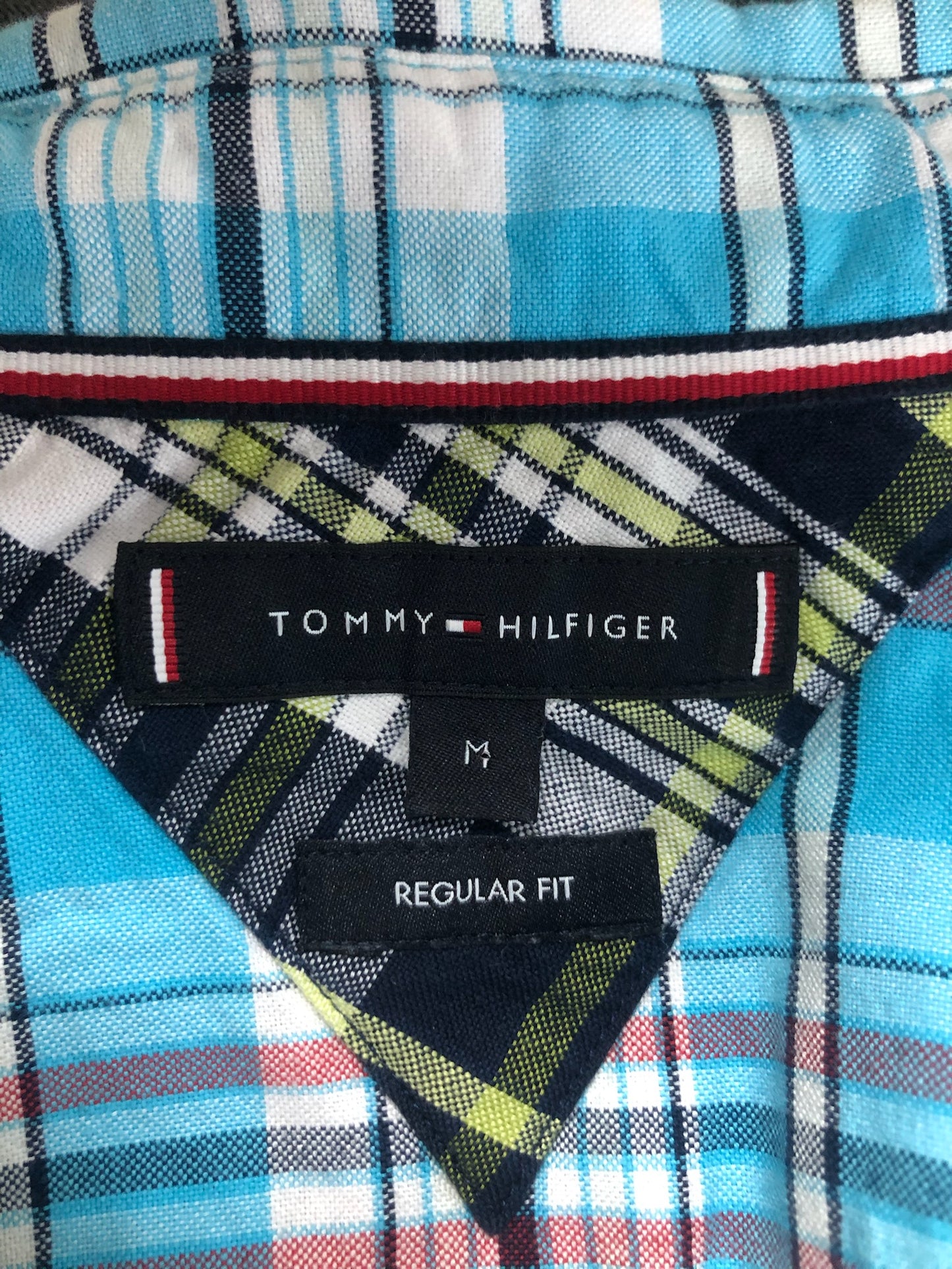 Camisa de botones Tommy Hilfiger 🇺🇸 de cuadros en color turquesa, rosado y blanco Talla M Entalle Regular