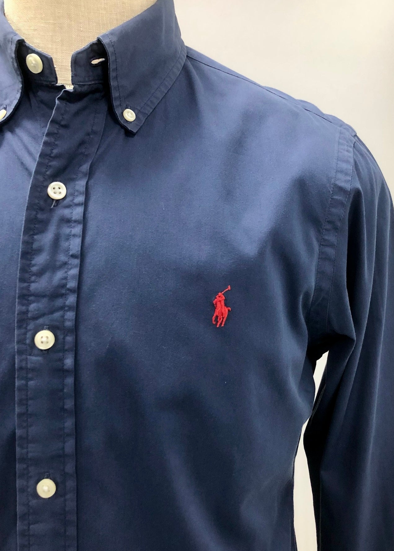 Camisa de botones Polo Ralph Lauren 🏇🏼 en color azul navy Talla M Entalle Regular
