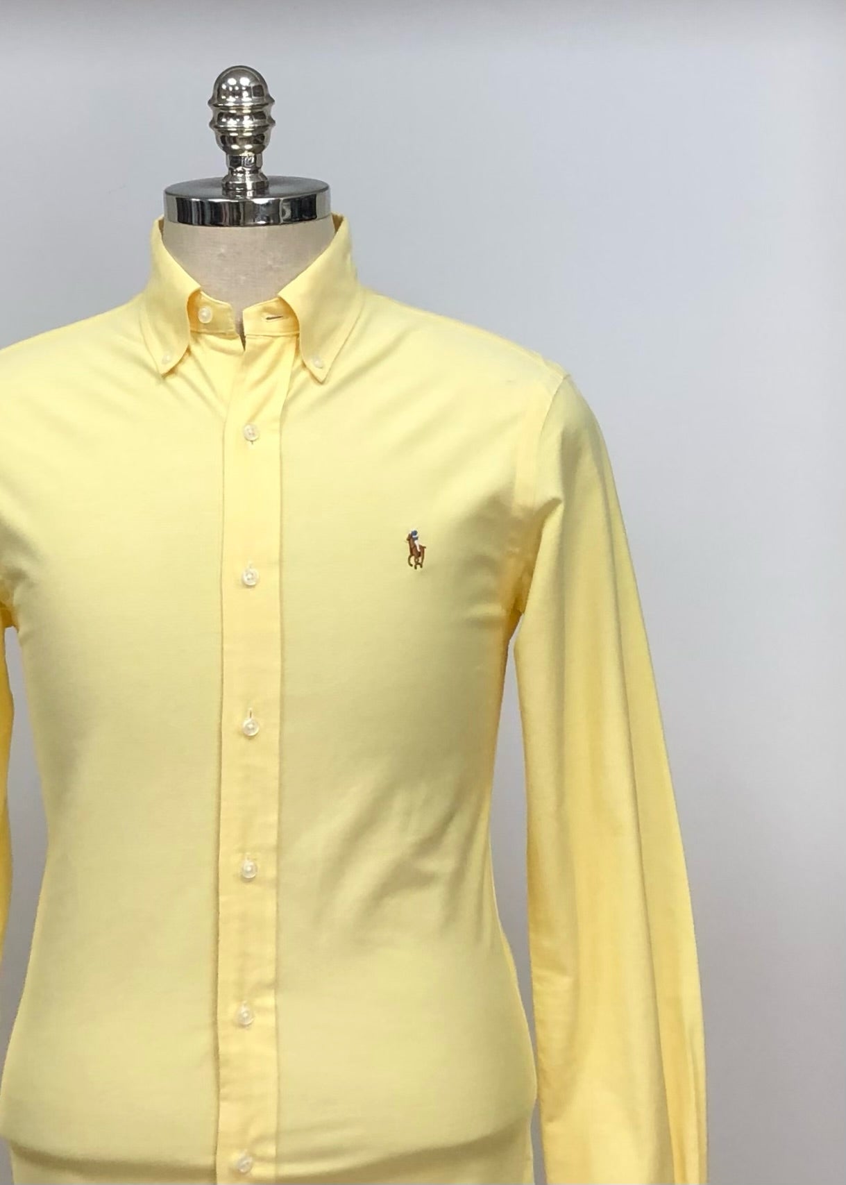 Camisa de botones Polo Ralph Lauren 🏇🏼 Oxford en color amarillo claro Talla S Entalle Slim Fit