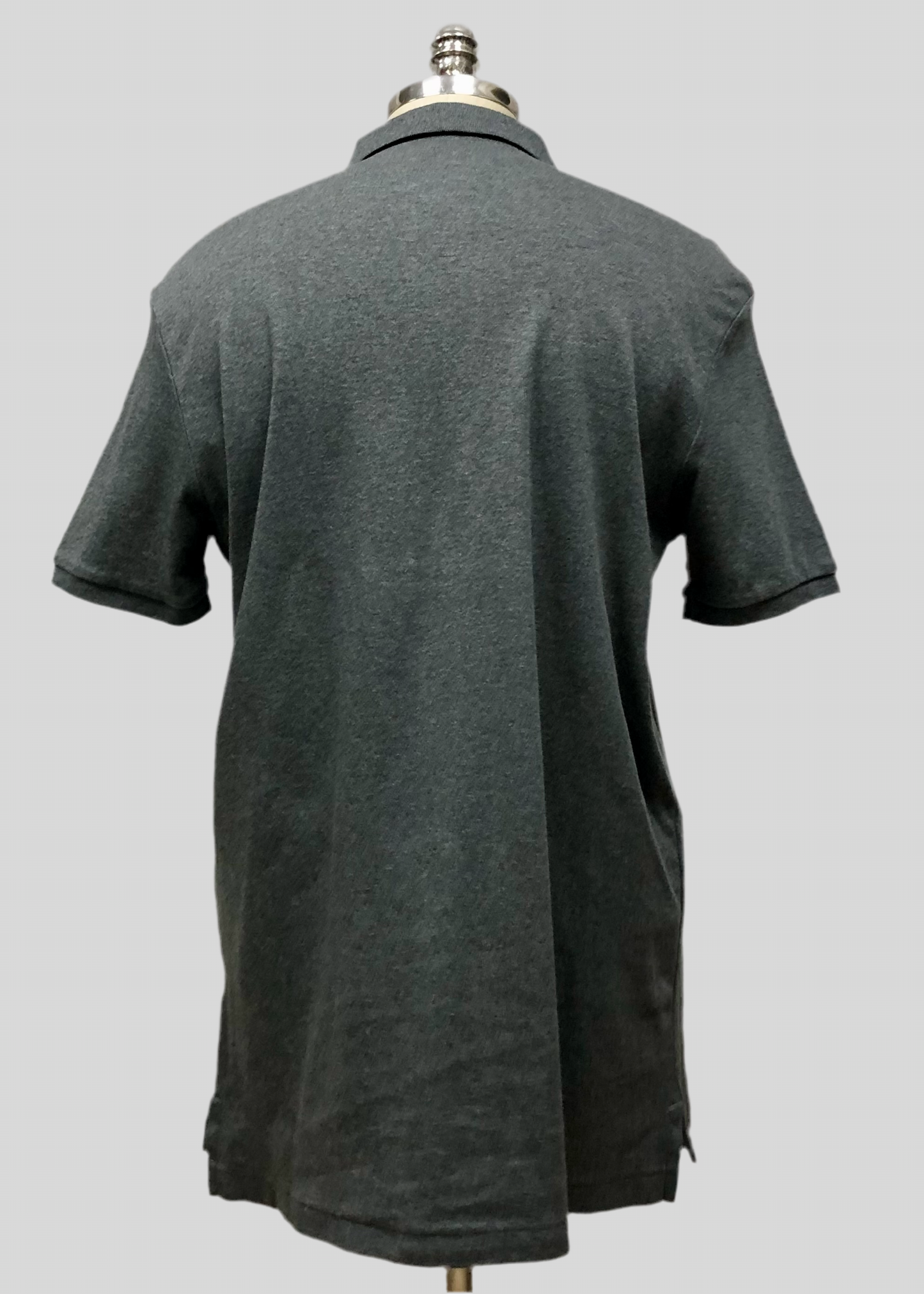 Camiseta Polo Ralph Lauren 🏇🏼 color gris oscuro con Talla L Entalle Regular (ver descripción)