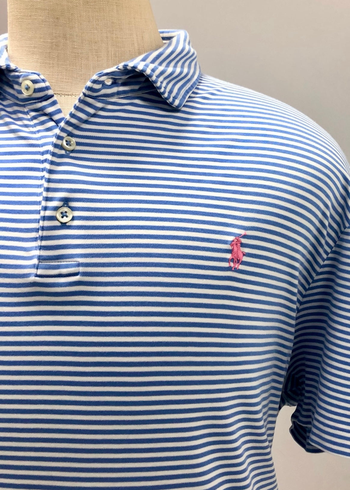 Camiseta Polo Ralph Lauren 🏇🏼 Pima de rayas en color blanco y azul Talla XXL Entalle Regular