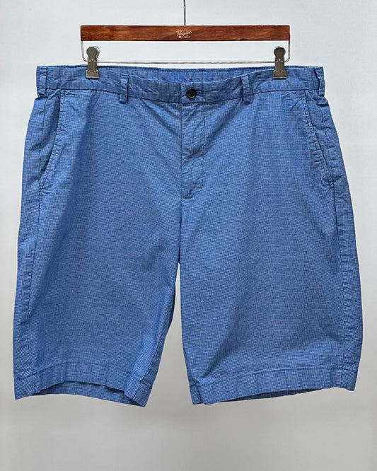 Short Casual Brooks Brothers 🐑  de finos cuadros en color azul y blanco celeste talla 40