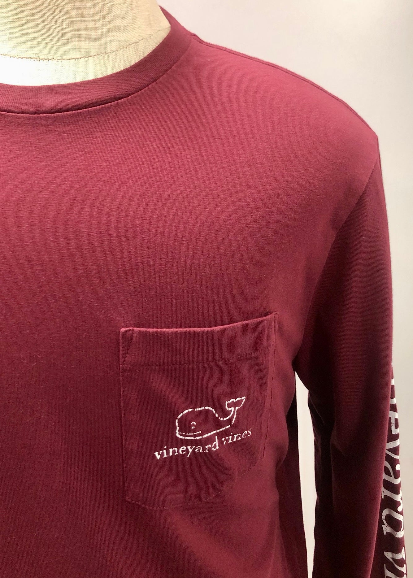 Camiseta de bolsillo Vineyard Vines 🐳 color rojo oscuro con Diseño de ballena Talla Large