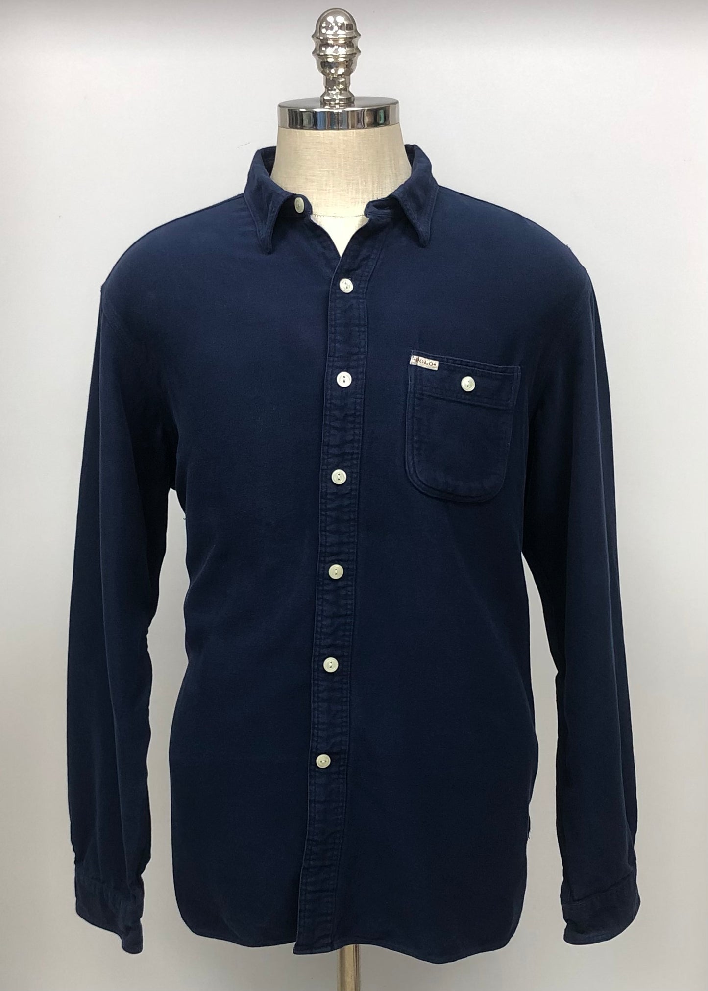 Camisa de botones Polo Ralph Lauren 🏇🏼 Color azul oscuro Diseño Cargo Talla XL Entalle Regular (ver descripción)