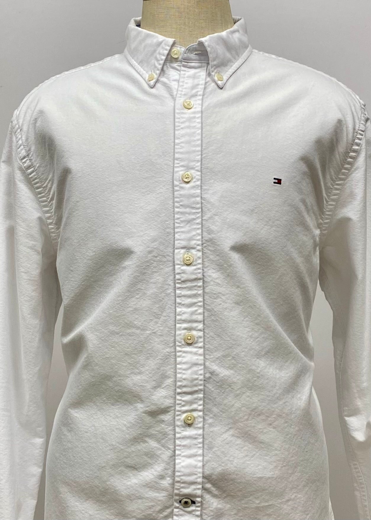 Camisa de botones Tommy Hilfiger 🇺🇸 color blanco Talla XL Entalle Custom Fit (ver descripción)