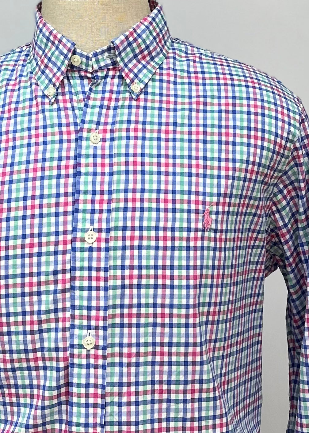 Camisa Polo Ralph Lauren 🏇🏼 color blanco con patron de cuadros en rosado, verde y azul Talla M Entalle Slim Fit