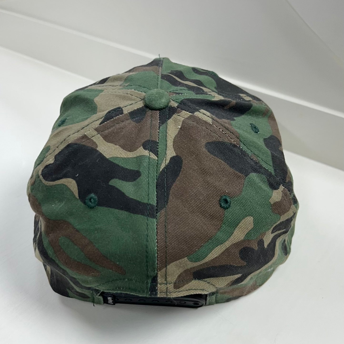 Gorra Hurley 🏄🏽‍♂️ Diseño de camuflaje y logotipo en color negro