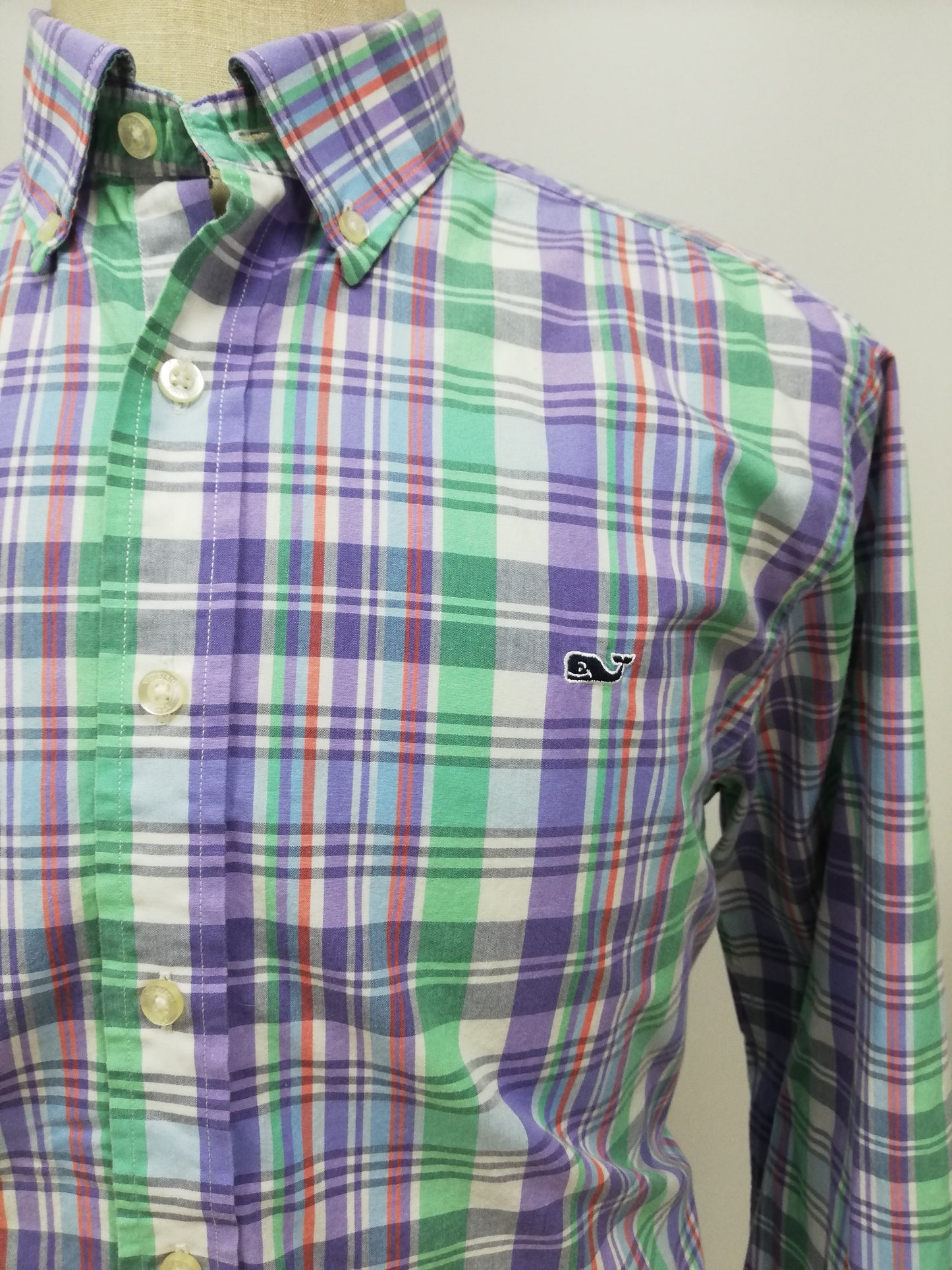 Camisa de botones Vineyard Vines 🐳 de cuadros en color morado, verde y blanco Talla L Entalle Slim Fit (ver descripción)