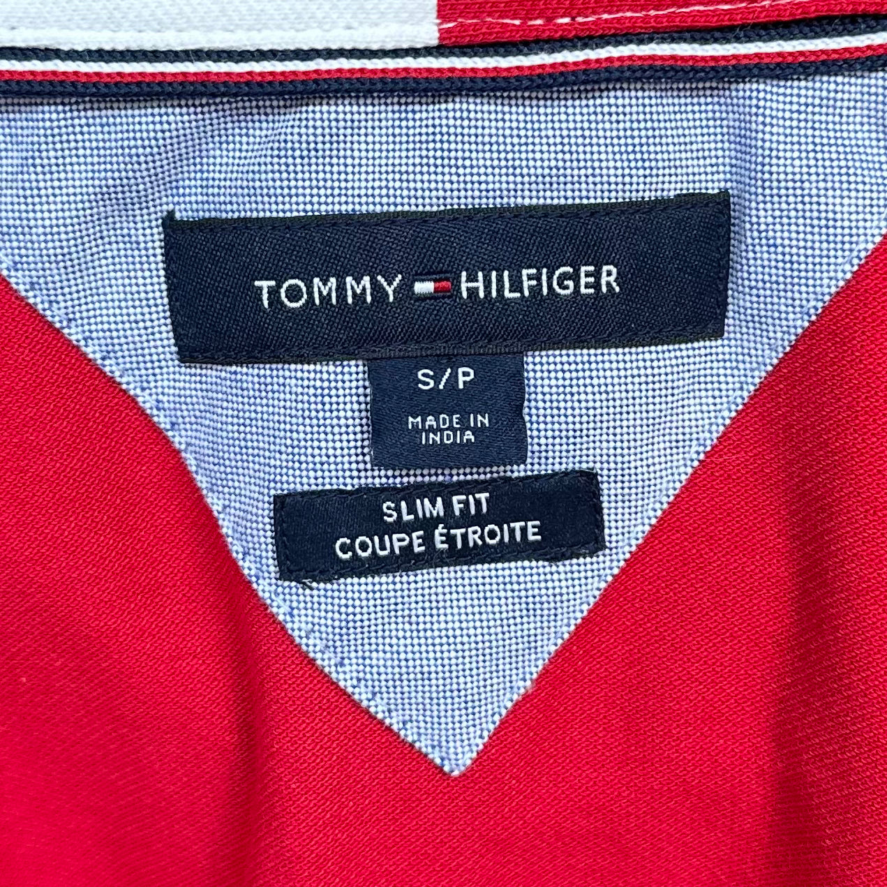 Camiseta Polo Tommy Hilfiger 🇺🇸 color rojo con diseño de logo Talla S Entalle Slim Fit