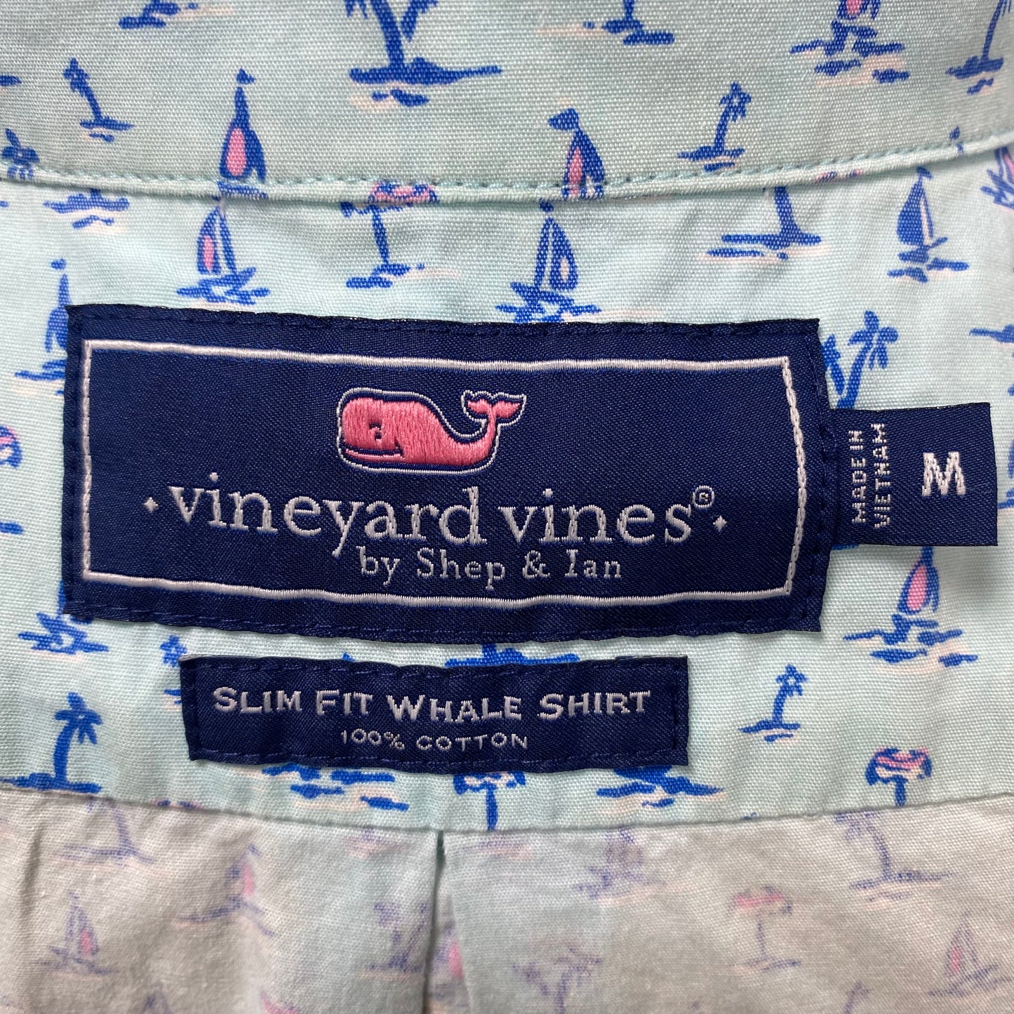 Camisa de botones Vineyard Vines 🐳 color celeste con diseño de islas Talla M Entalle Slim Fit (ver descripción)