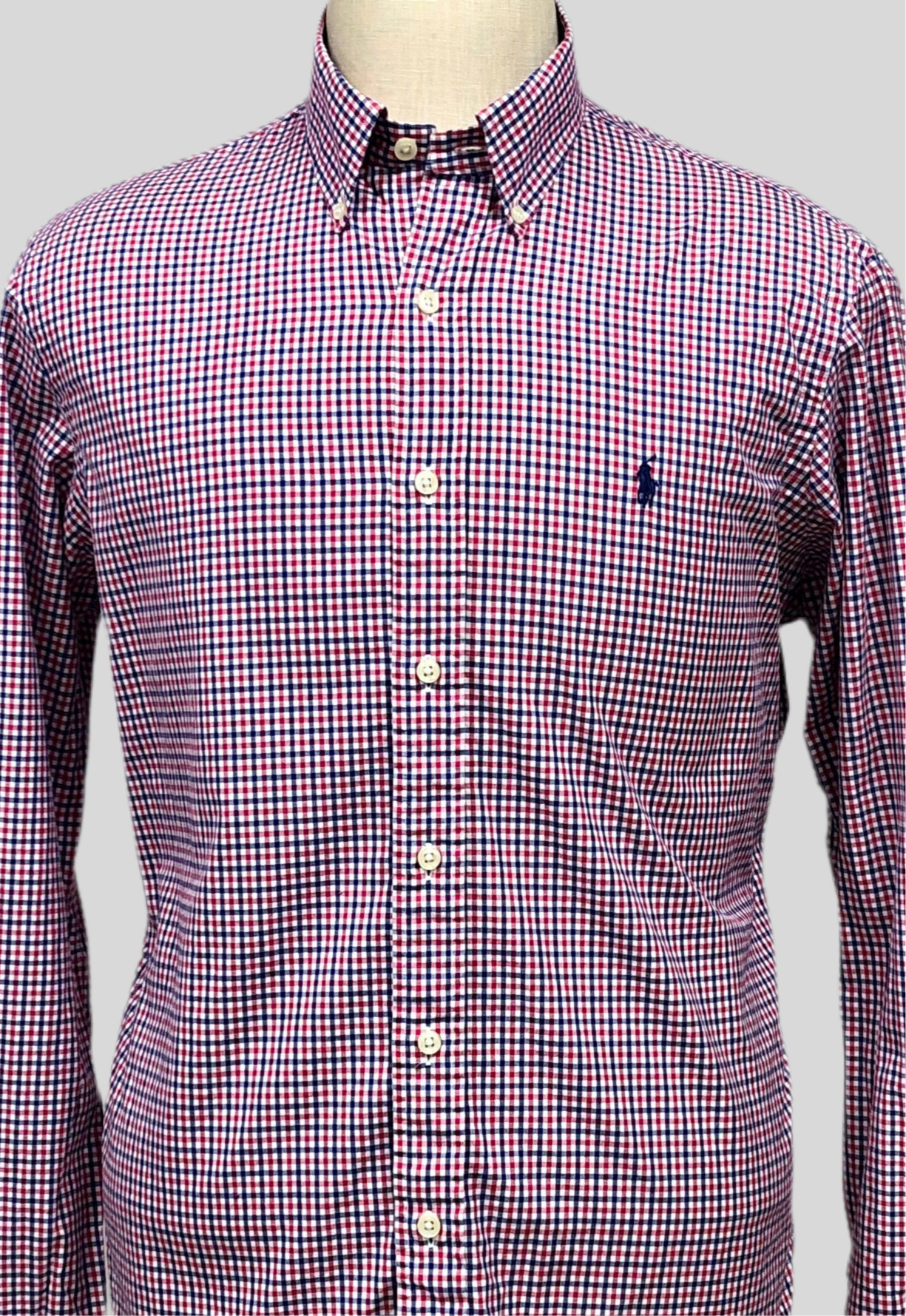 Camisa Polo Ralph Lauren 🏇🏼 Color Blanco con patron de cuadros en color rojo y azul navy Talla M Entalle Slim Fit
