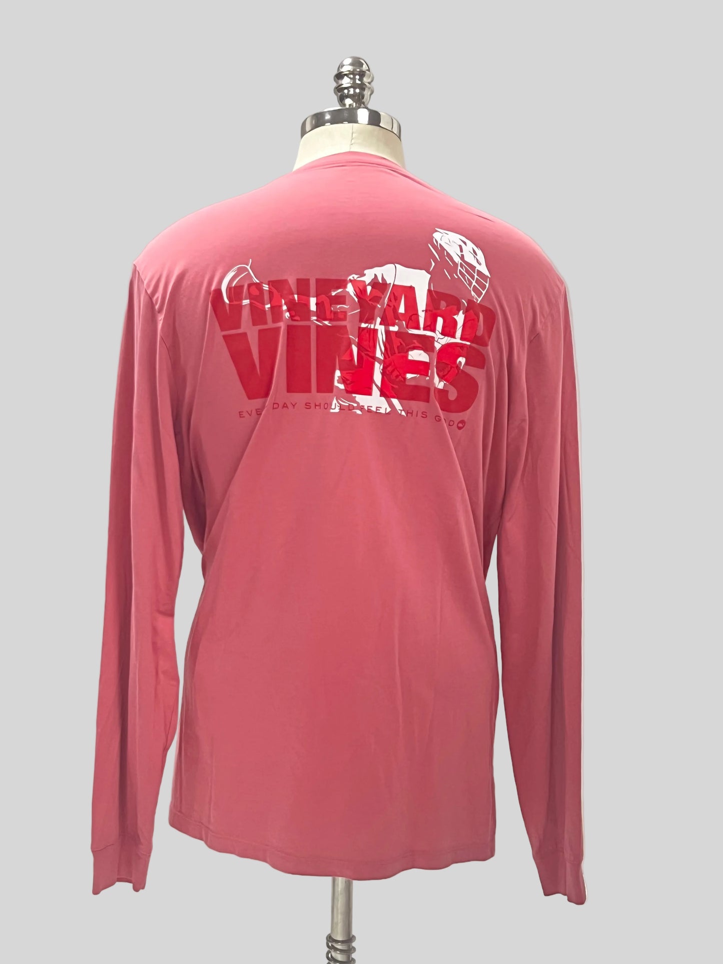 Camiseta de bolsillo Vineyard Vines 🐳 color rosado magenta con Diseño de Lacrosse Talla L