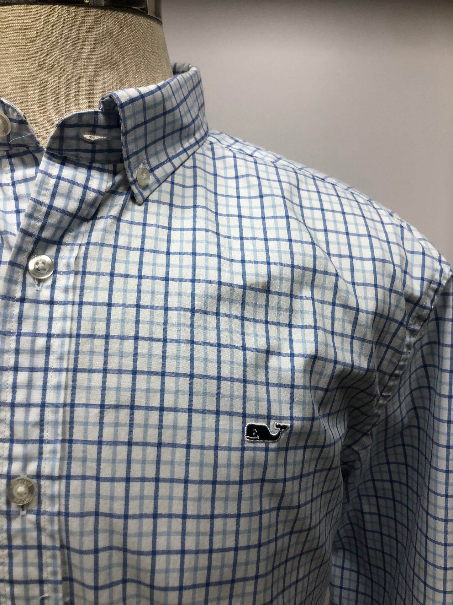 Camisa de botones Vineyard Vines 🐳 color blanco de cuadros en color celeste y azul Talla L Entalle Clasico (ver descripción)