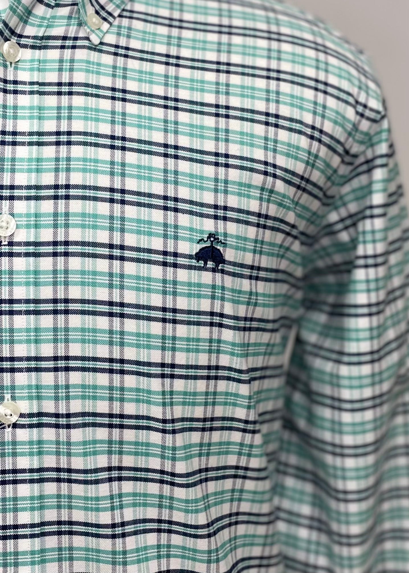 Camisa Brooks Brothers 🐑 color blanco con cuadros tartán en verde y negro Talla M Entalle Regular