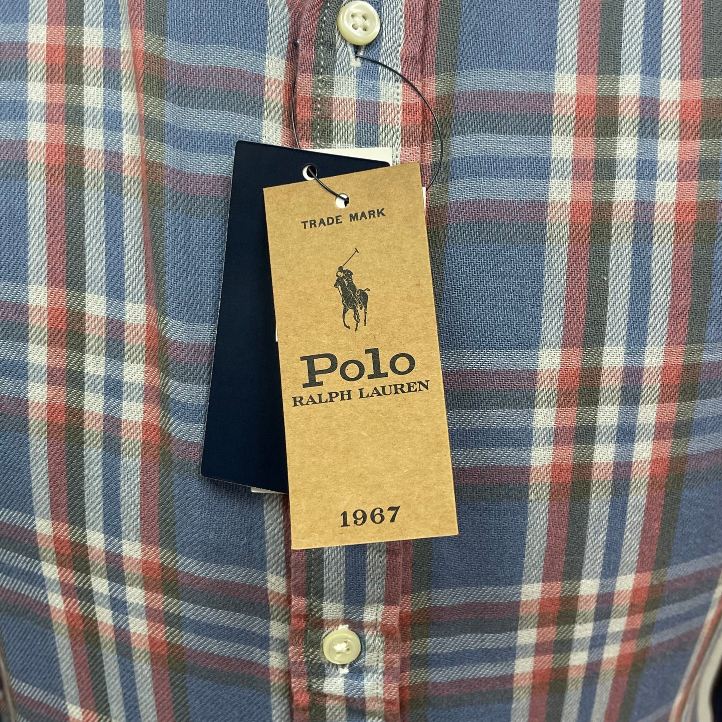 Camisa Polo Ralph Lauren 🏇🏼 color celeste con patrón de cuadros en rojo y blanco Talla L Entalle Regular