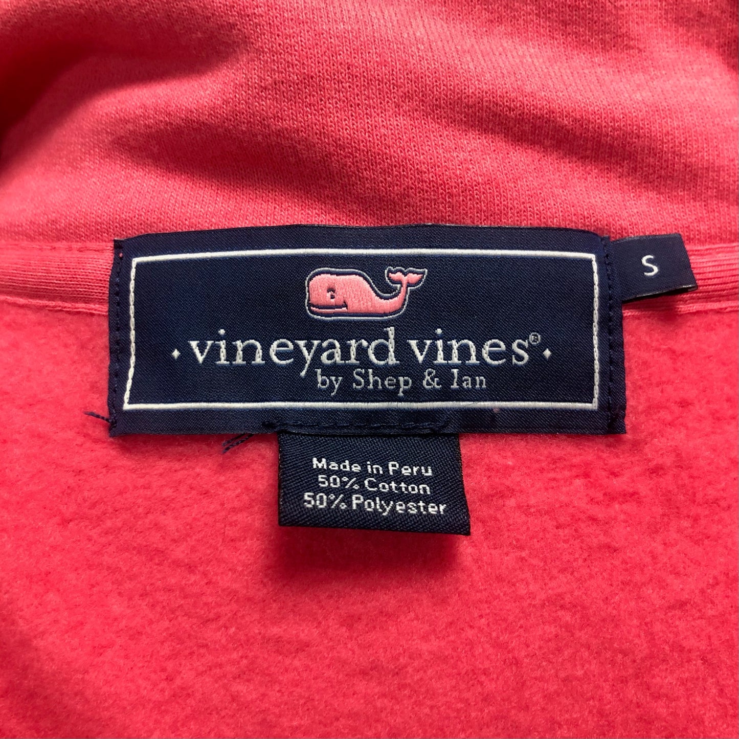 Sueter Jersey Vineyard Vines 🐳 Pima color rosado magenta con logo en blanco Tela algodón Talla S