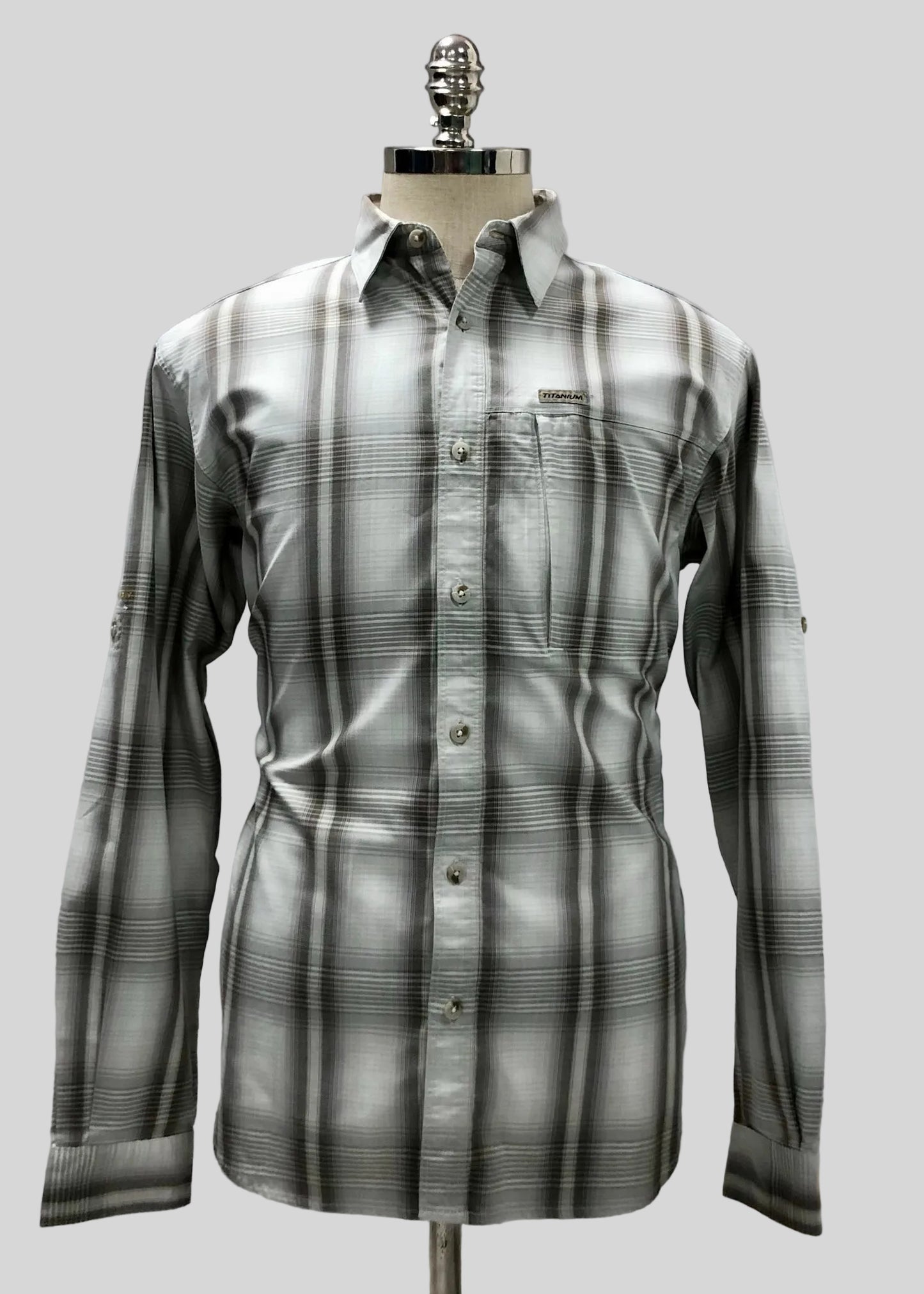 Camisa de botones Columbia 🔹 con patrón de cuadros en color verde oliva y blanco Talla M