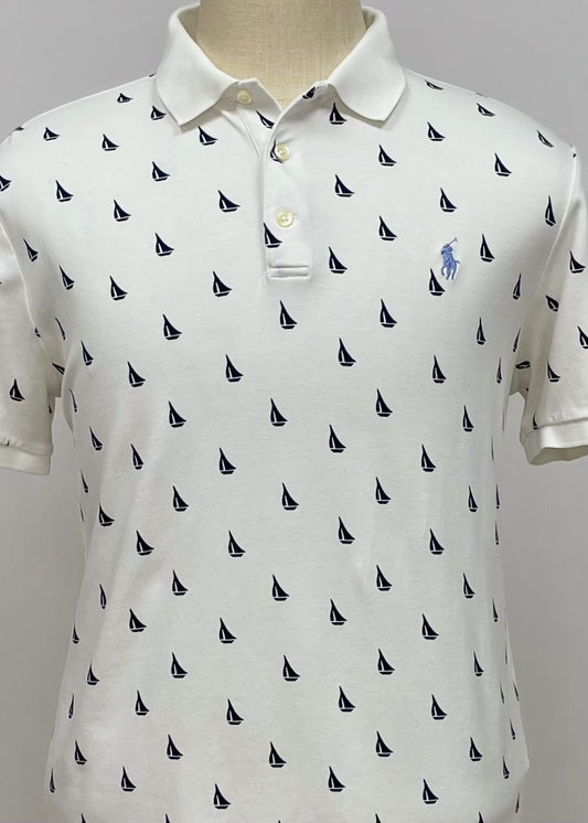 Camiseta Polo Ralph Lauren 🏇🏼 Color blanco con diseño de veleros en color azul Talla L Entalle Custom Slim Fit