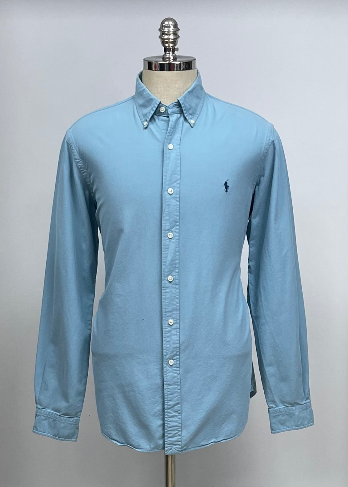 Camisa de botones Polo Ralph Lauren 🏇🏼 Oxford en color celeste oscuro Talla L Entalle regular