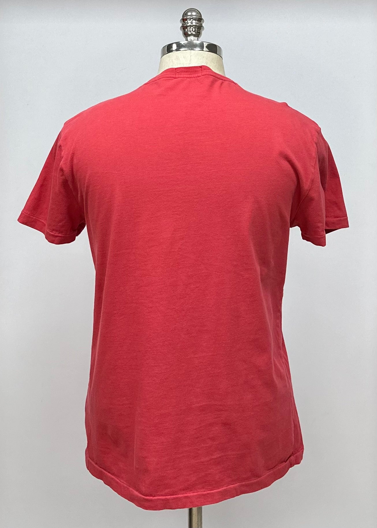 Camiseta cuello redondo Polo Ralph Lauren 🏇🏼 color rosado magenta y logo estampado en azul Talla S Entalle Clásico