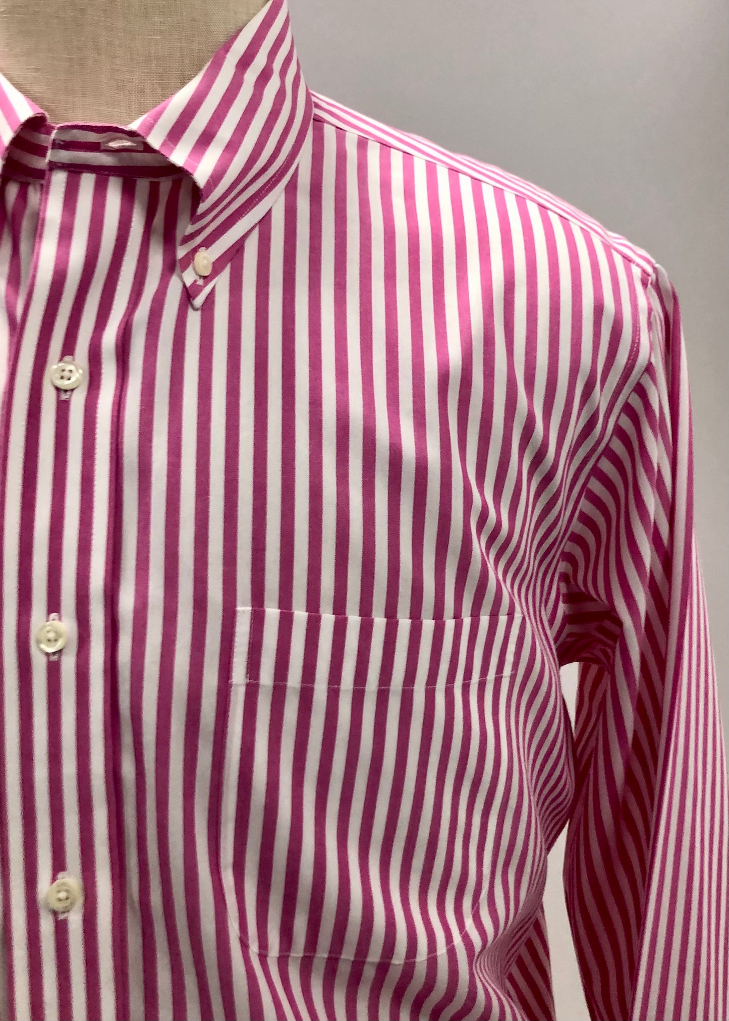 Camisa Brooks Brothers 🐑 con patrón de rayas en rojo y blanco Talla XL Entalle Clásico