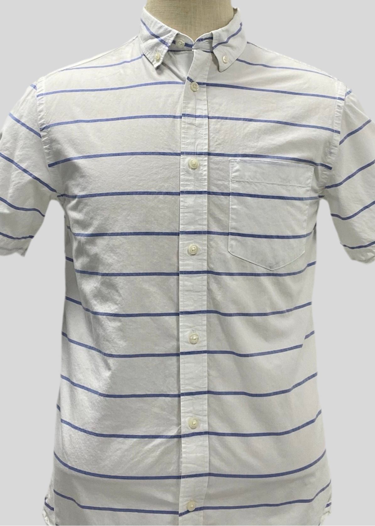 Camisa de botones Old Navy color blanco con rayas en color azul Talla S Entalle Slim Fit