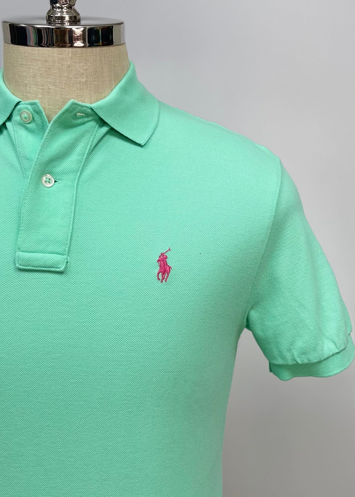 Camiseta Polo Ralph Lauren 🏇🏼 color turquesa y logo rosado Talla S Entalle Clásico