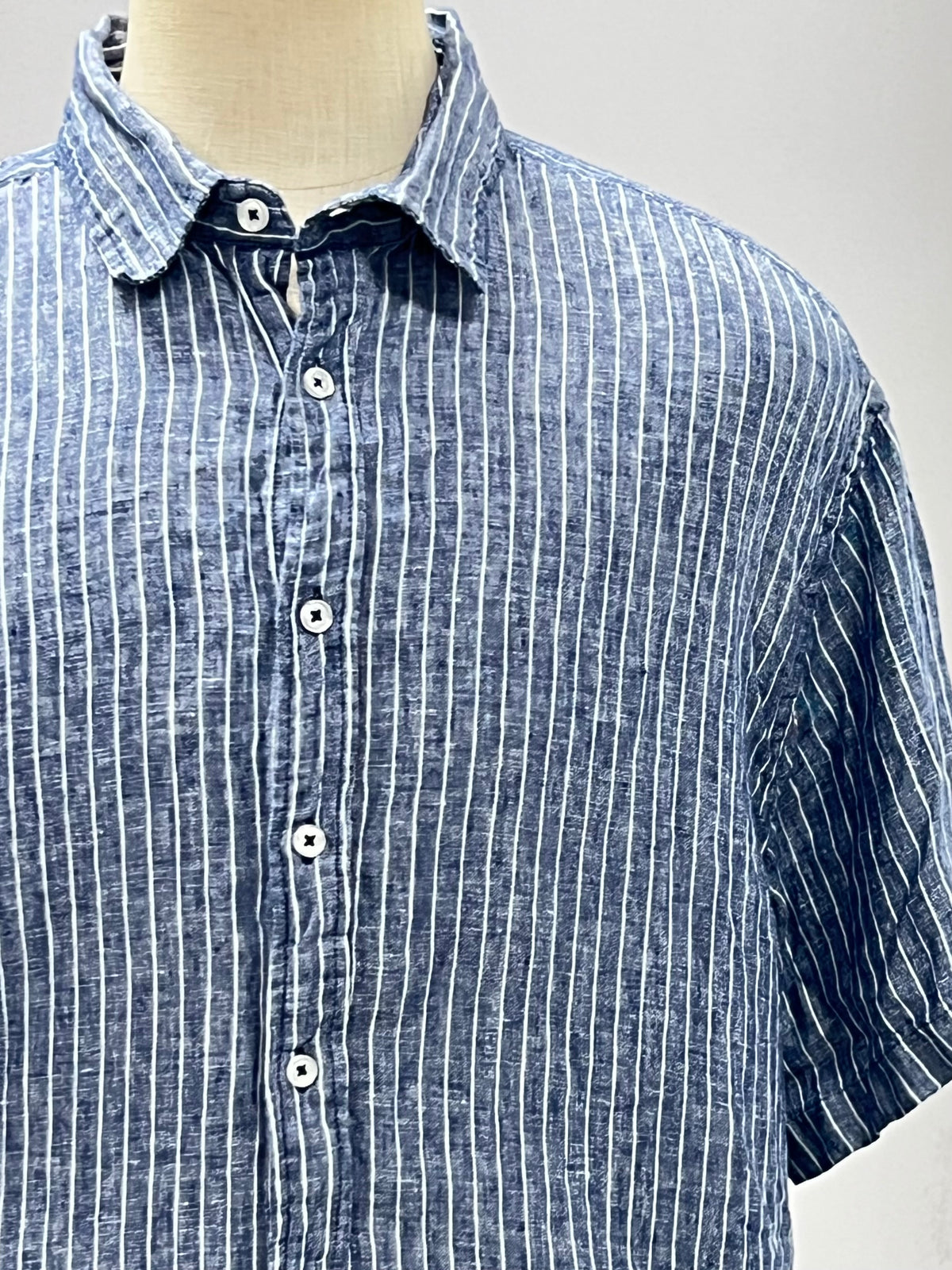 Camisa de lino Quince 🌿 De lino con rayas en color azul y blanco Talla XXL Entalle Regular