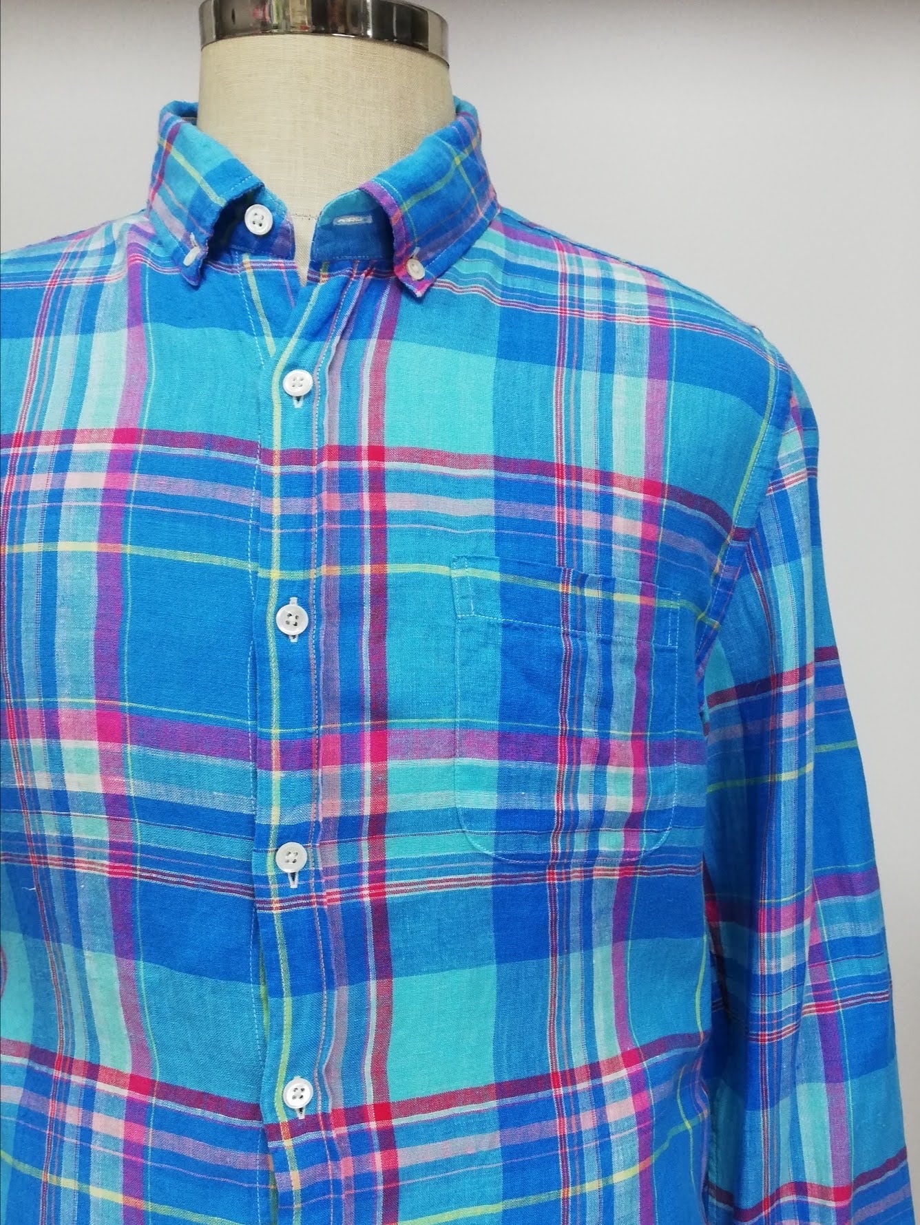 Camisa de botones Vineyard Vines 🐳 De Lino color turquesa con patrón de cuadros en azul y rosado Talla L Entalle Slim Fit