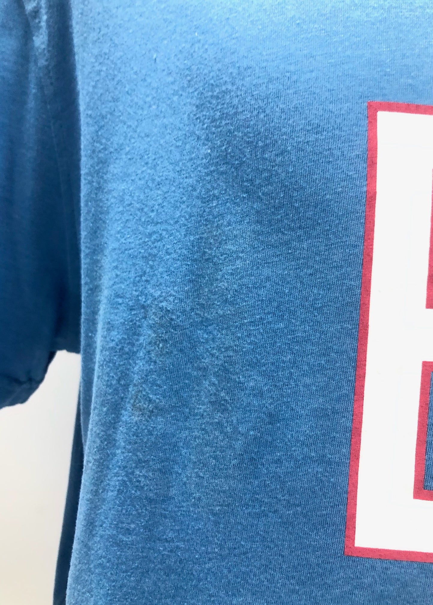 Camiseta cuello redondo Brooks Brothers 🐑 color celeste y diseño de logo universitario Talla XXL (ver descripción)