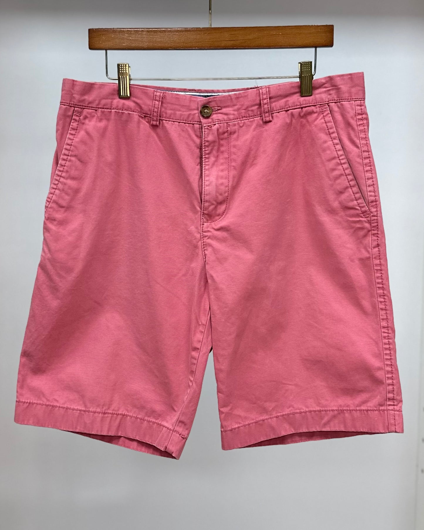 Short Casual Tommy Hilfiger 🇺🇸 color Rosado magenta talla 34