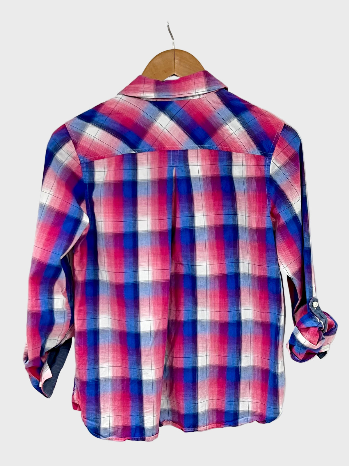 Camisa de mujer Tommy Hilfiger 🇺🇸 de cuadros en color rosado, azul y blanco Talla M Entalle Regular