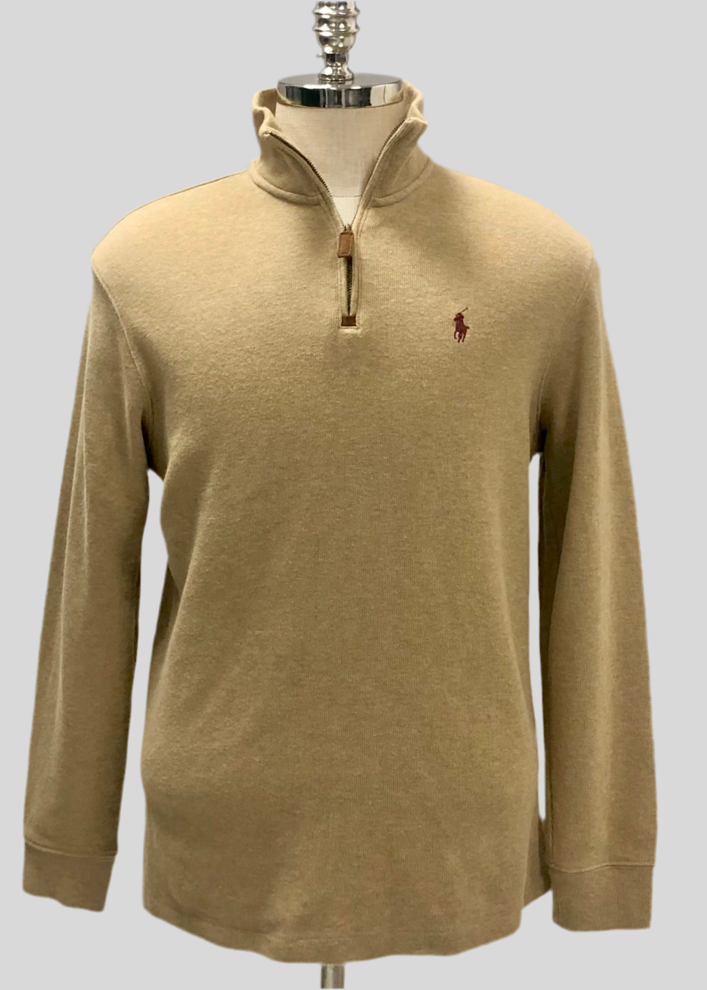 Sueter Jersey Polo Ralph Lauren 🏇🏼 color beige con logo en rojo oscuro Talla L