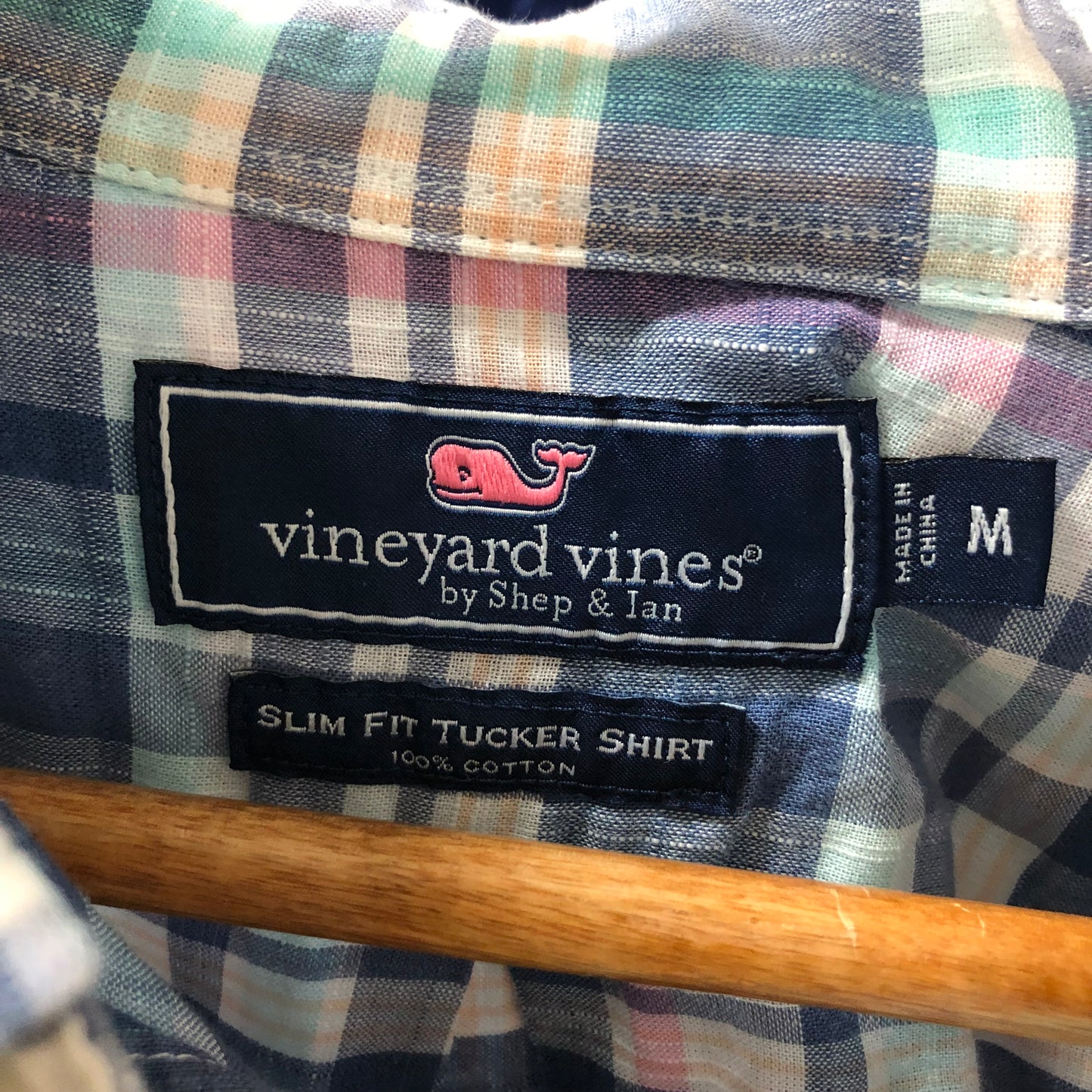 Camisa Vineyard Vines 🐳 de cuadros tartan en color azul, celeste, rosado y blanco Talla M Entalle Slim Fit