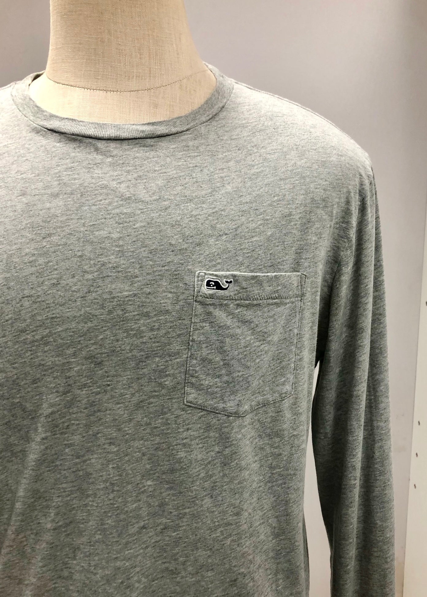 Camiseta cuello redondo Vineyard Vines 🐳 color gris manga larga Talla M