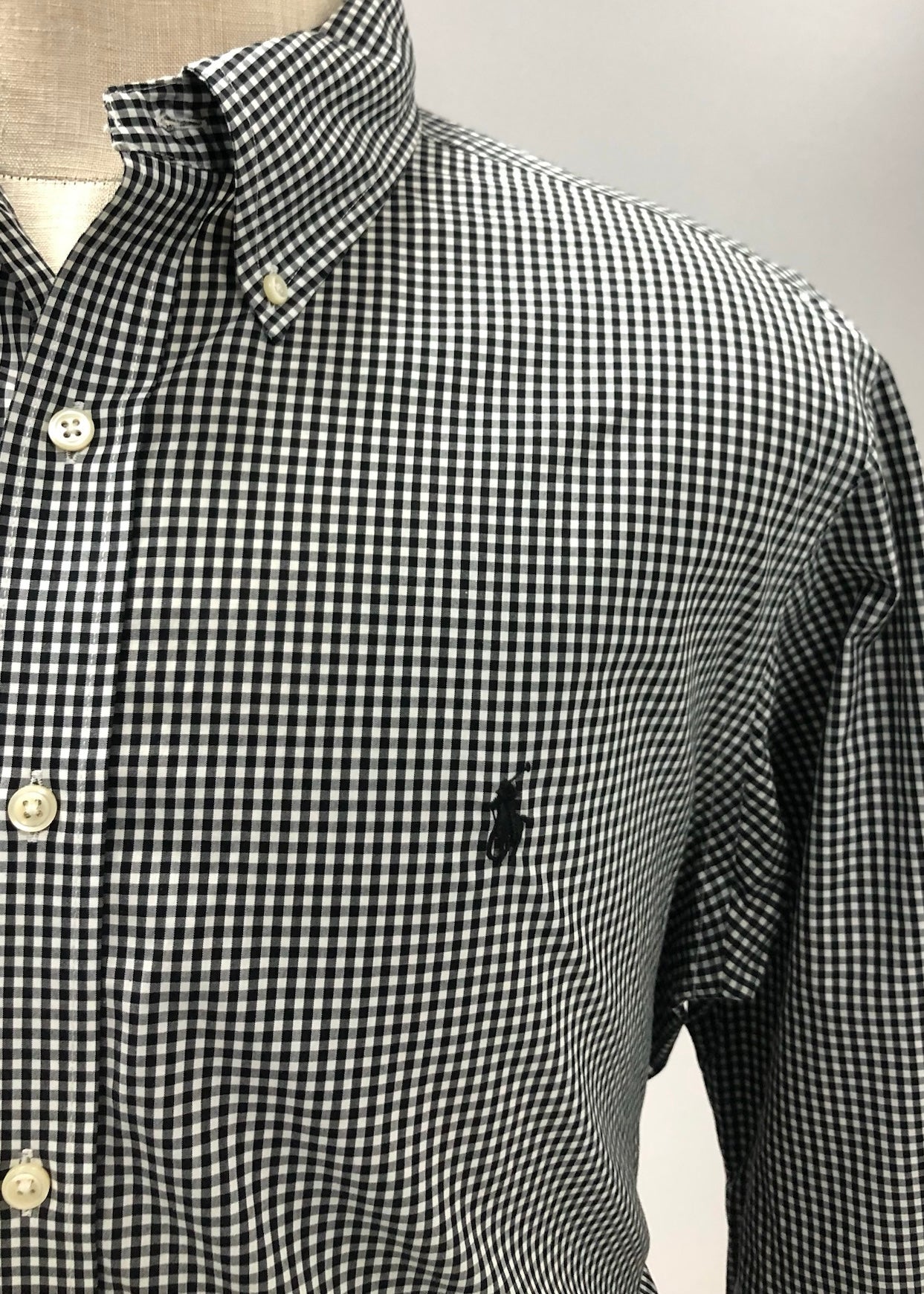Camisa Polo Ralph Lauren 🏇🏼 con patron de cuadros negro y blanco Talla L Entalle Regular