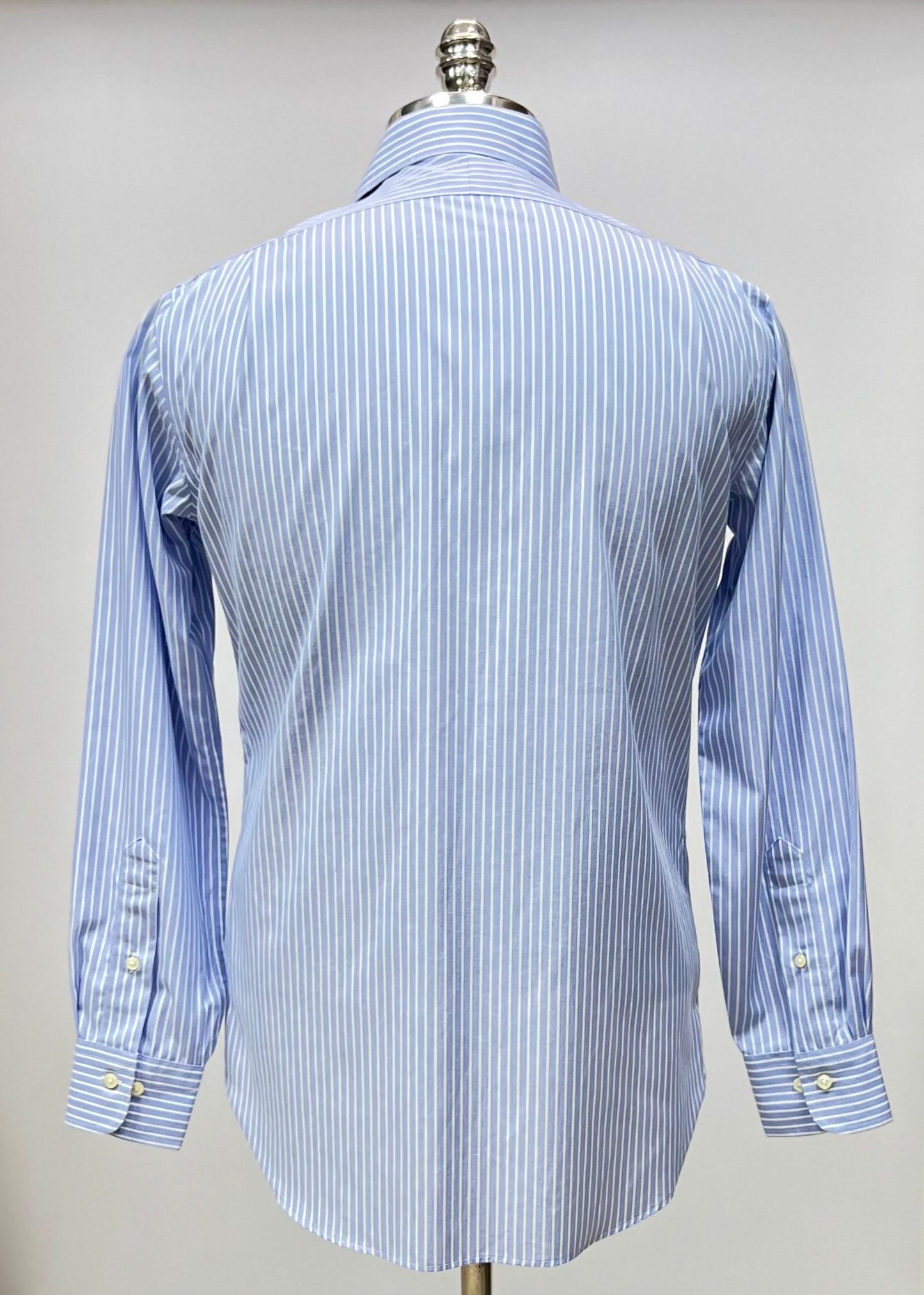 Camisa Polo Ralph Lauren 🏇🏼 con patrón de rayas en celeste y blanco Talla S Entalle Regular