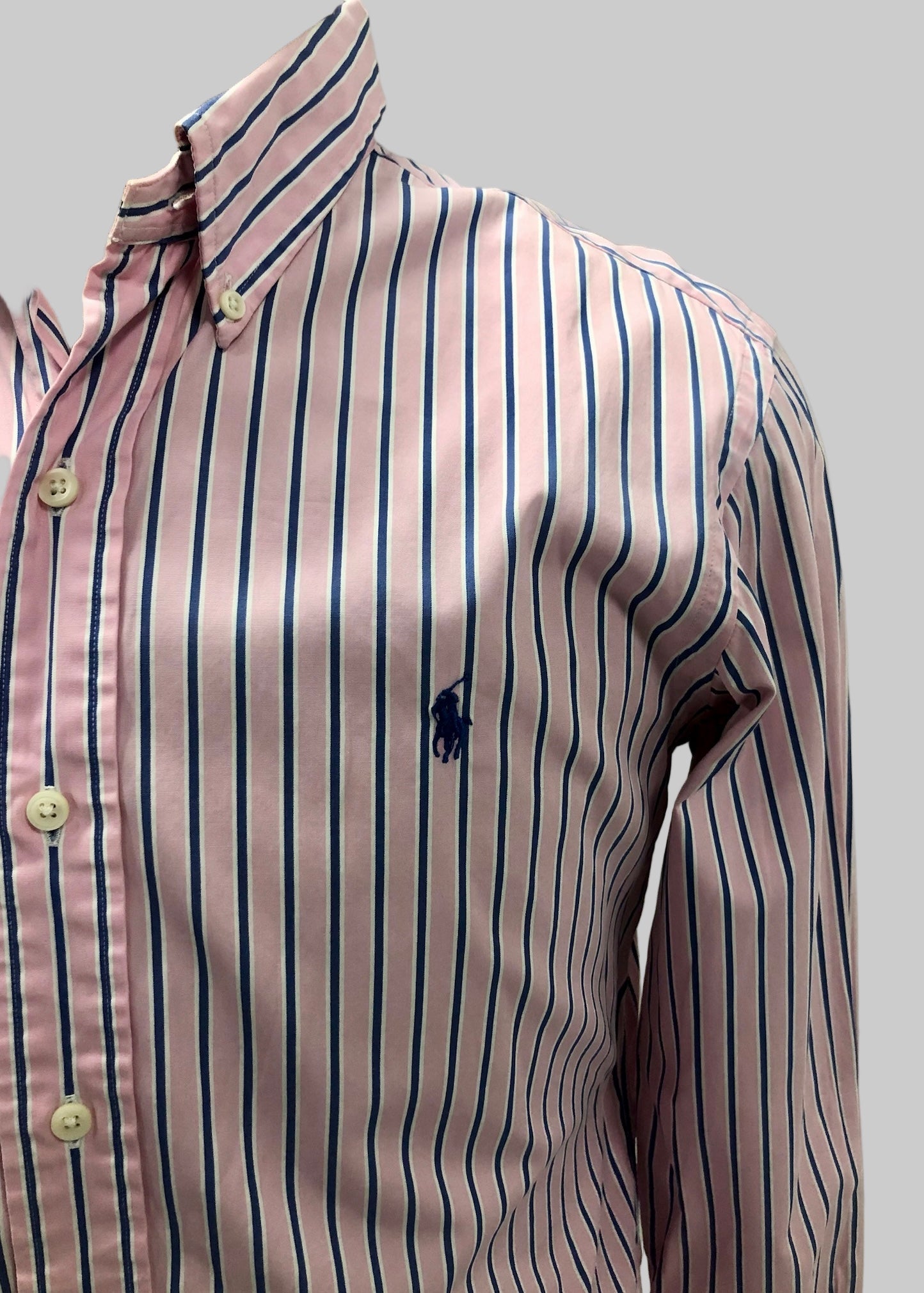 Camisa Polo Ralph Lauren 🏇🏼 Color rosado de rayas en color azul y blanco Talla L Entalle Custom Fit